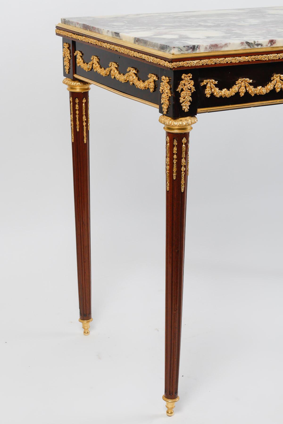 Mitteltisch, kleiner Schreibtisch, 19. Jahrhundert, Napoleon III.-Periode. (Vergoldet) im Angebot