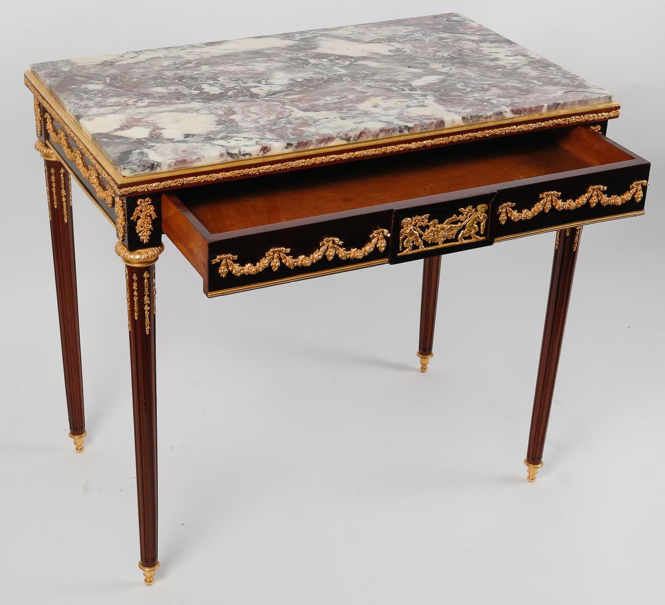 Mitteltisch, kleiner Schreibtisch, 19. Jahrhundert, Napoleon III.-Periode. (Bronze) im Angebot