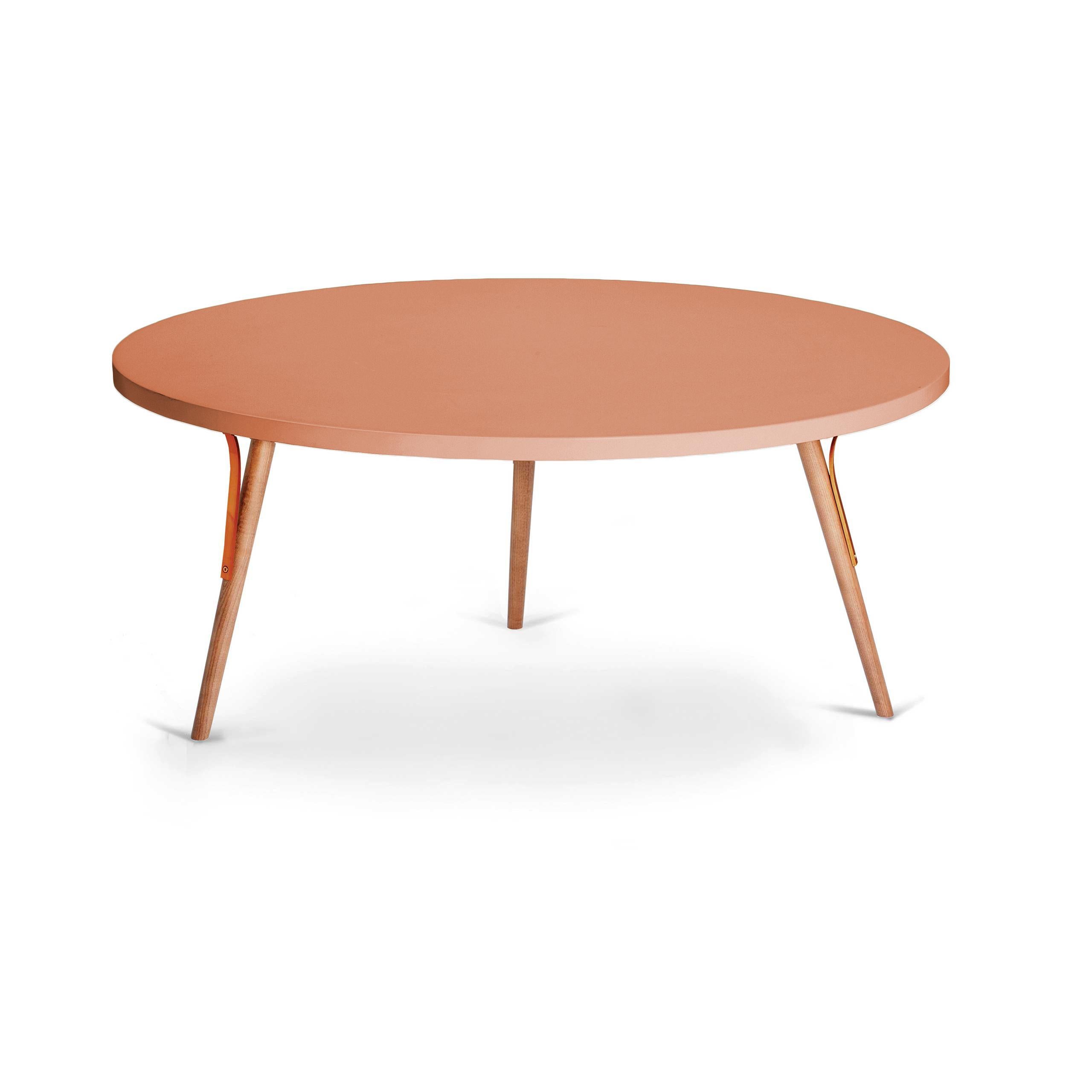 XXIe siècle et contemporain Way de table centrale en bois et laiton en vente