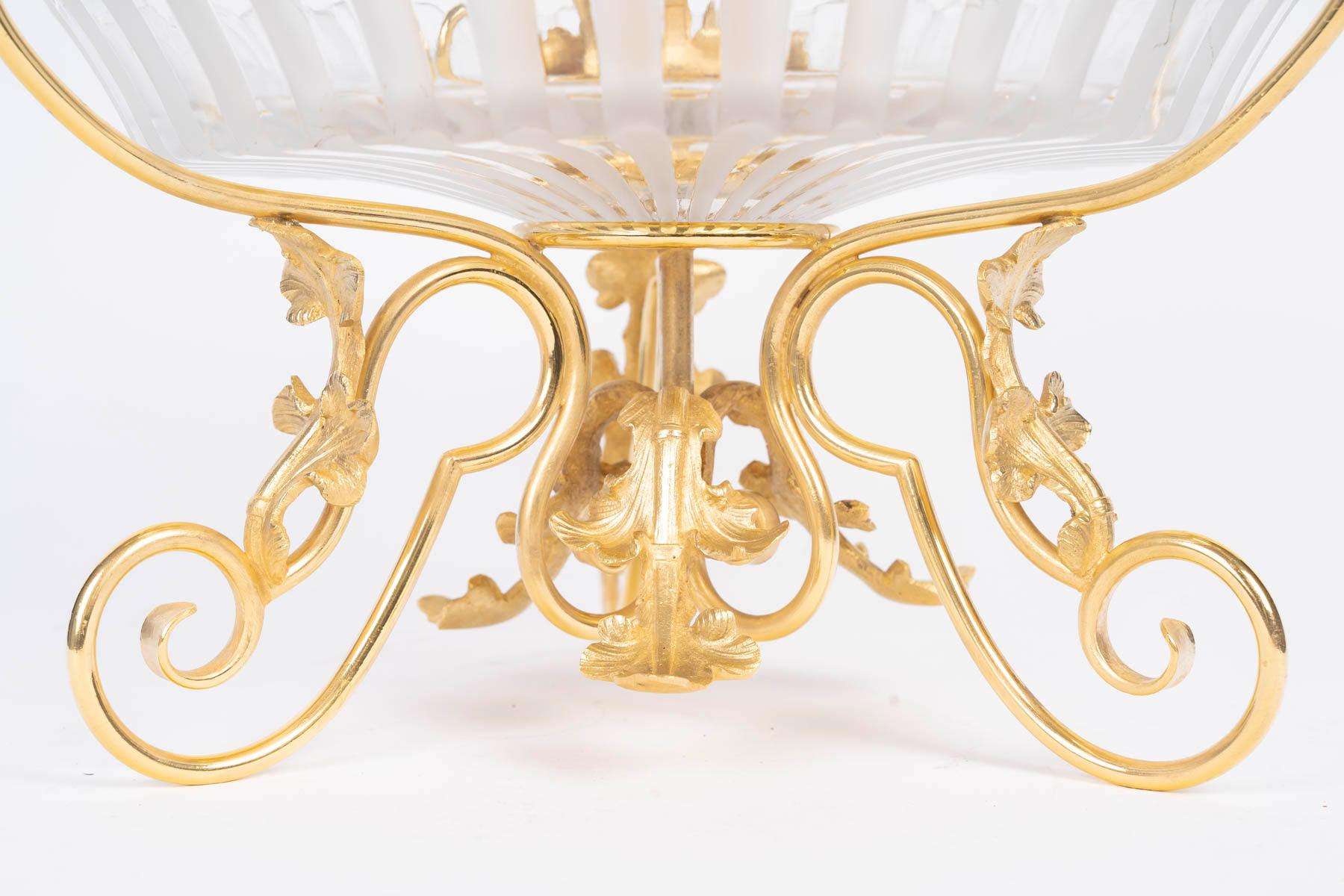 Tafelaufsatz von Maison Baccarat aus Kristall und vergoldeter Bronze, Stil Napoleon III. (20. Jahrhundert) im Angebot