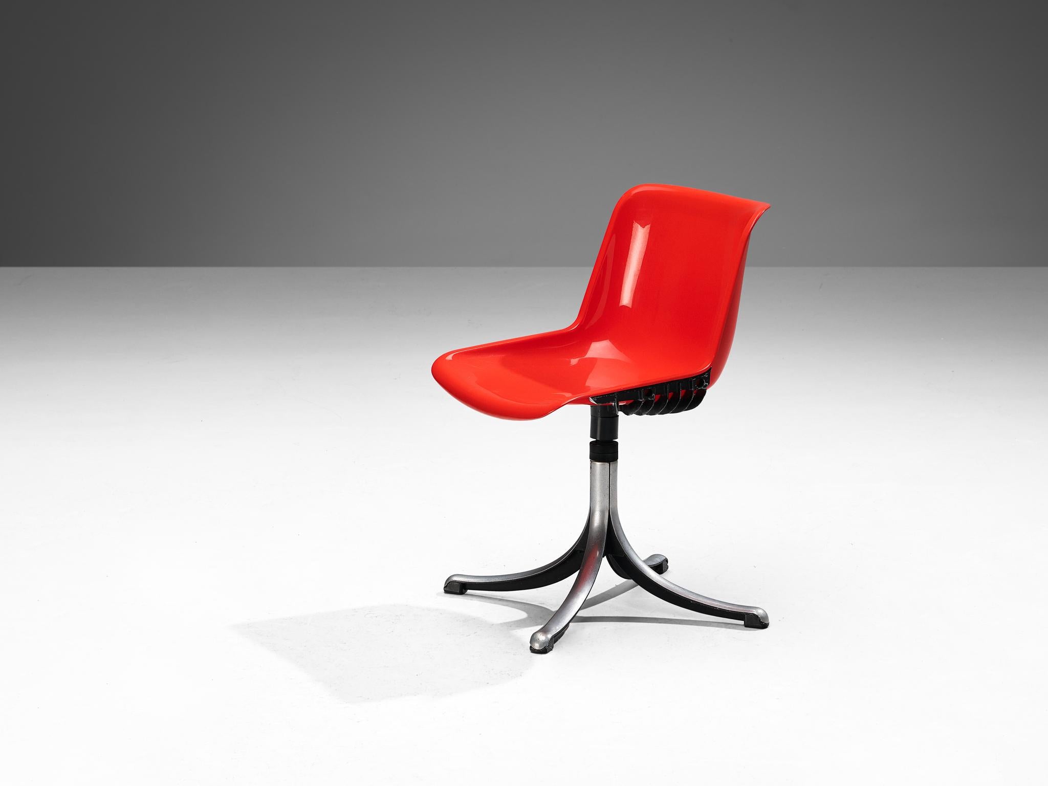 Centro Progetti Tecno, desk chair, model ‘Modus', nylon / plastic, aluminum, Italy, production 1973

Highly functional office chair designed by Centro Progetti Tecno that is part of the Modus seating system, the first project to initiate by CPT. The