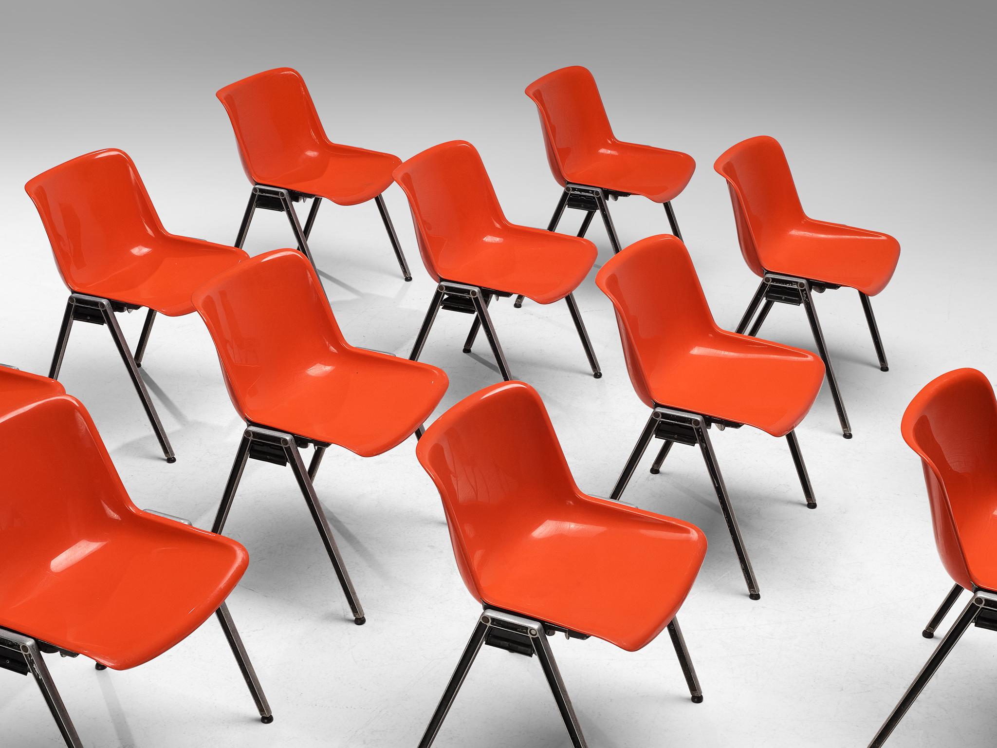 Métal Centro Progetti Tecno Ensemble de douze chaises 'Modus' empilables  en vente