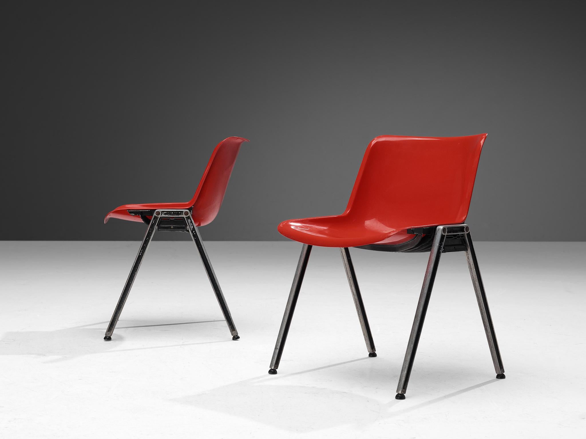 Centro Progetti Tecno Stapelbare Stühle 'Modus' in Rot (Italienisch) im Angebot