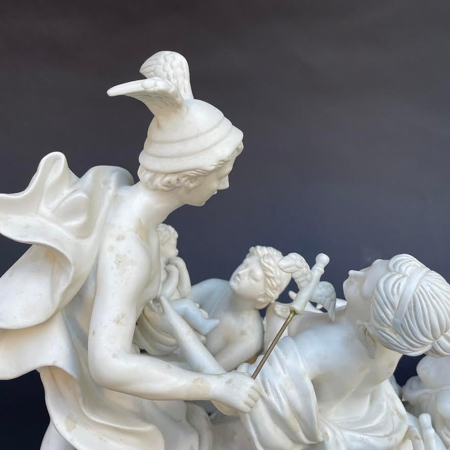 20. Jahrhundert Biskuit weißes Porzellan Tafelaufsatz Mythologische Skulpturengruppe im Angebot 2