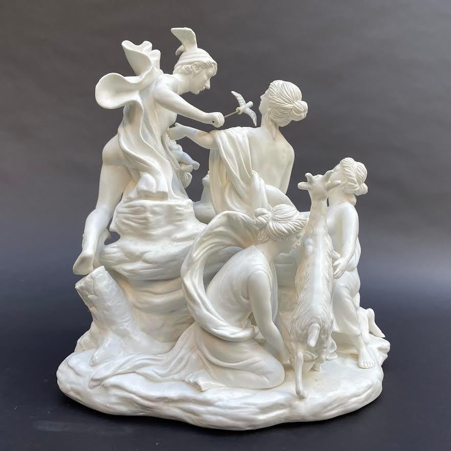20. Jahrhundert Biskuit weißes Porzellan Tafelaufsatz Mythologische Skulpturengruppe im Angebot 3