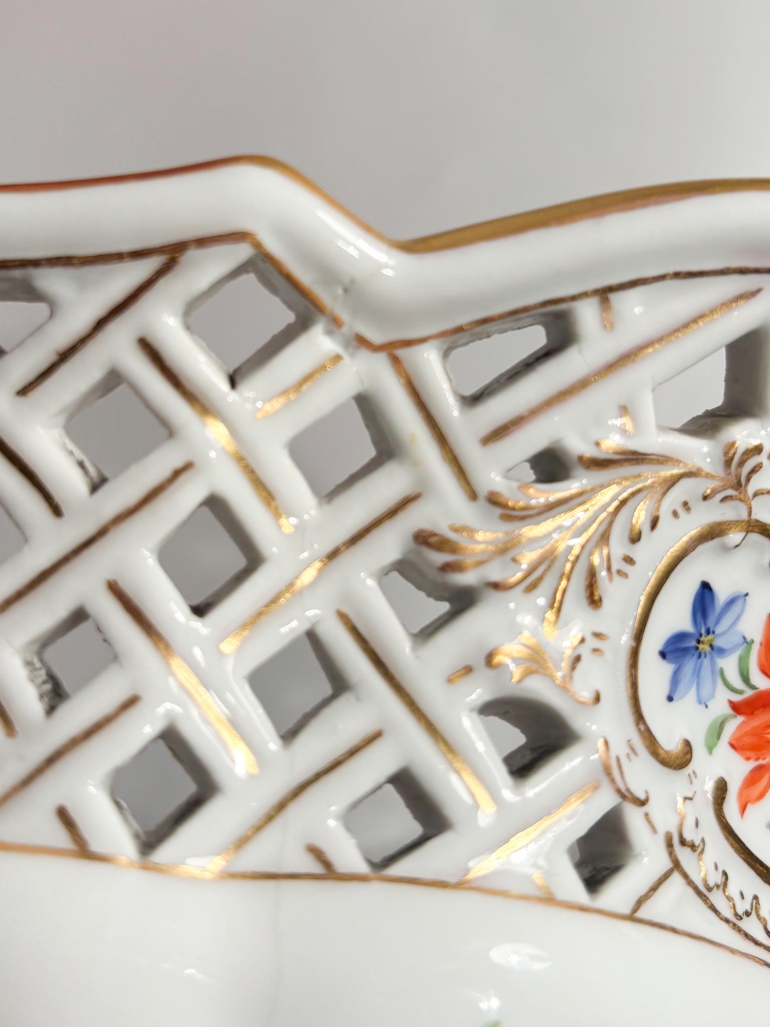 Centrotavola in Porcellana di Meissen 1860 - 1924 For Sale 7