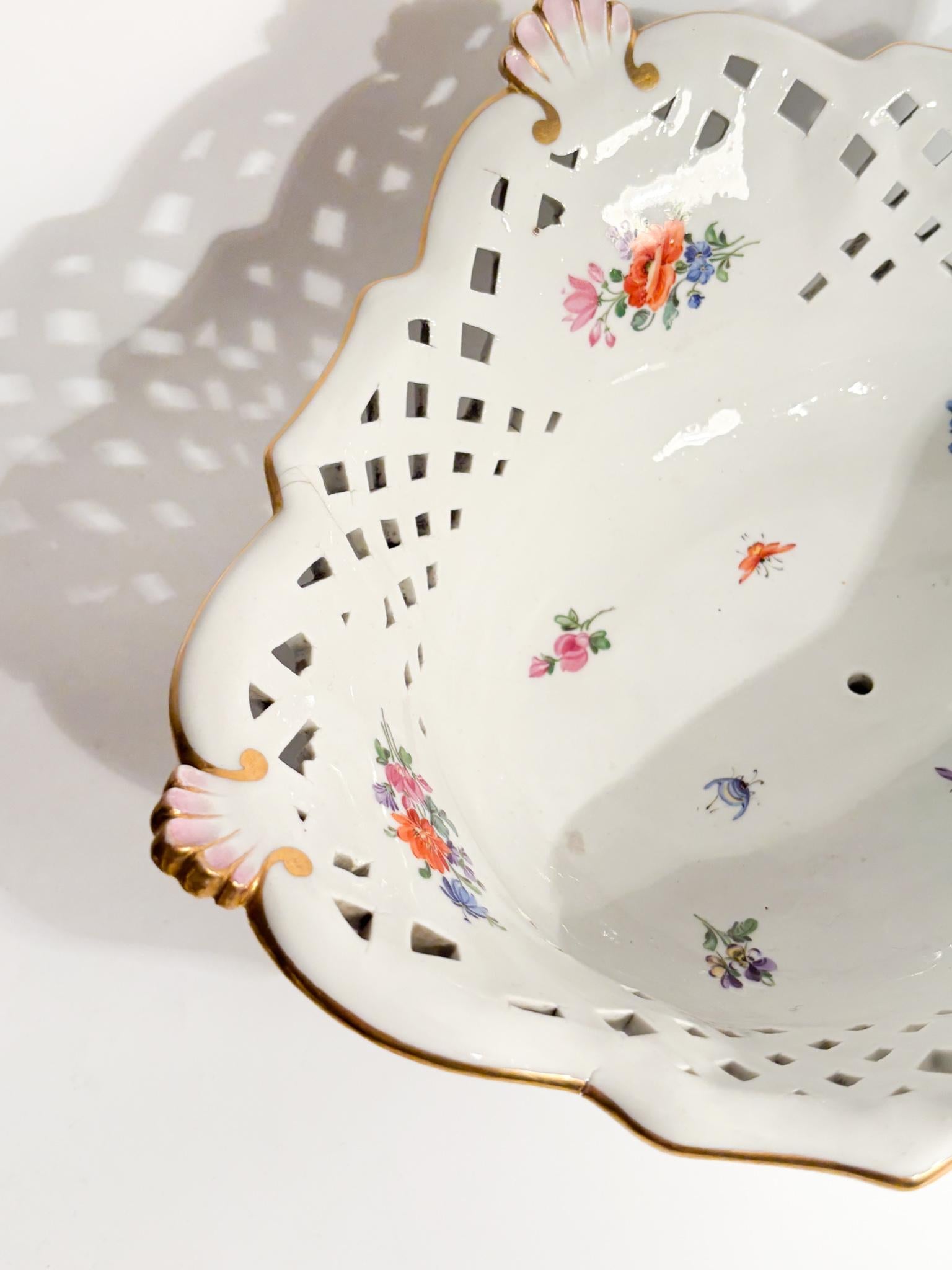 German Centrotavola in Porcellana di Meissen 1860 - 1924 For Sale