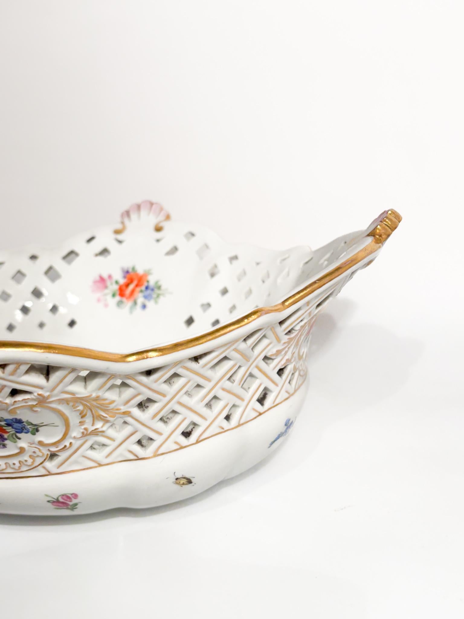 Porcelain Centrotavola in Porcellana di Meissen 1860 - 1924 For Sale