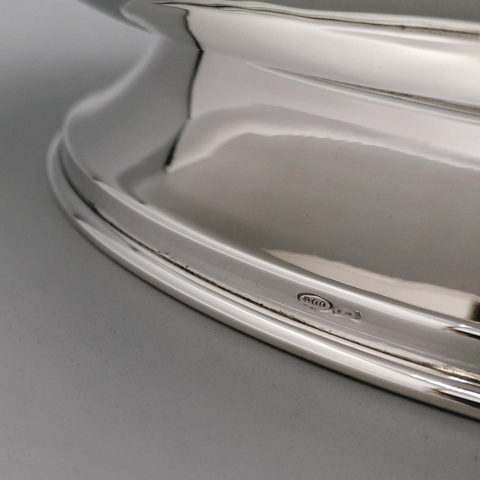 Centrotavola ovale in argento massiccio For Sale 1