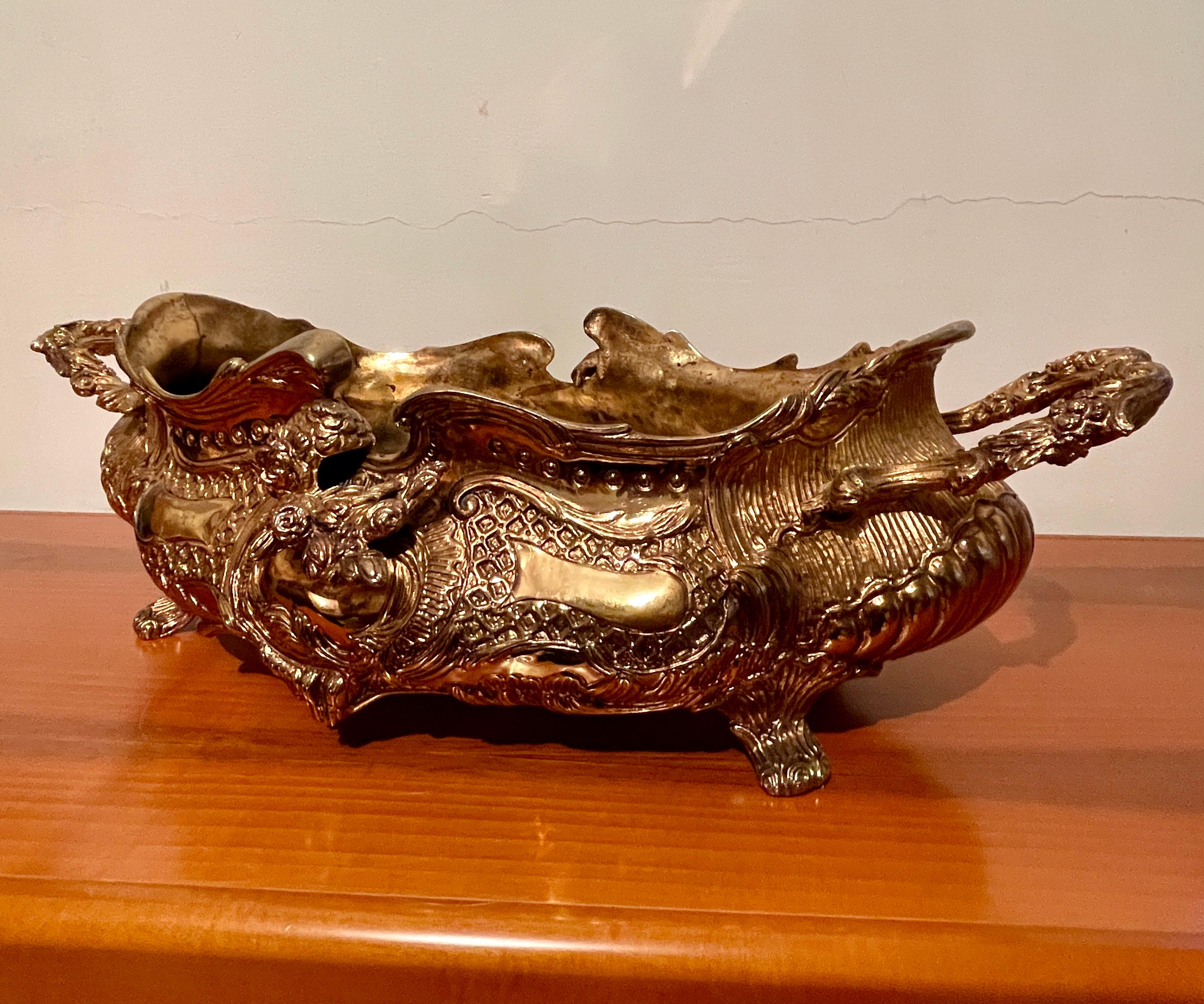Centrotavola ovale in bronzo stile francese luigi XV anni '90 In condizioni buone in vendita a Cantù, IT