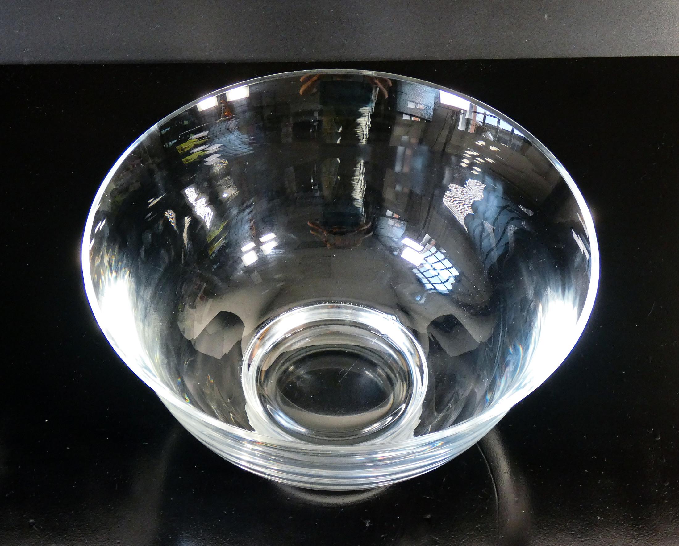 Late 20th Century Centerpiece, blown glass fruit bowl signed Carlo MORETTI. Italy 1970s For Sale