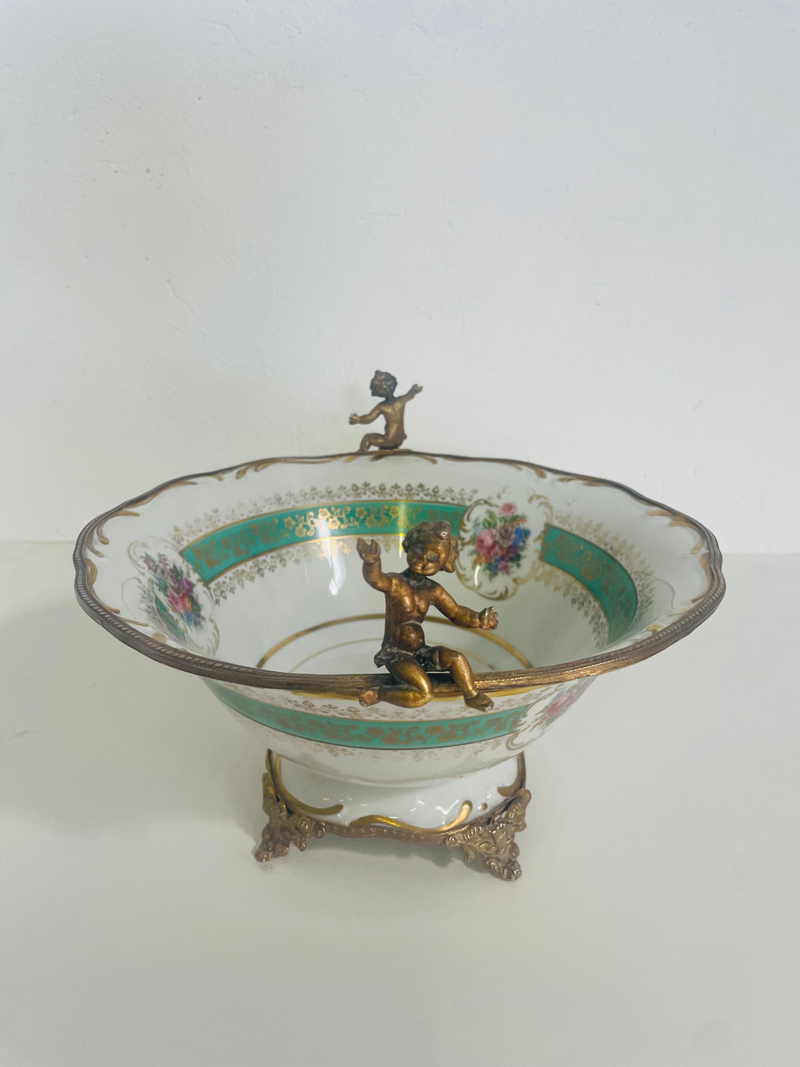 Tafelaufsatz aus der Limoges-Produktion der 1950er Jahre (Neoklassisches Revival) im Angebot