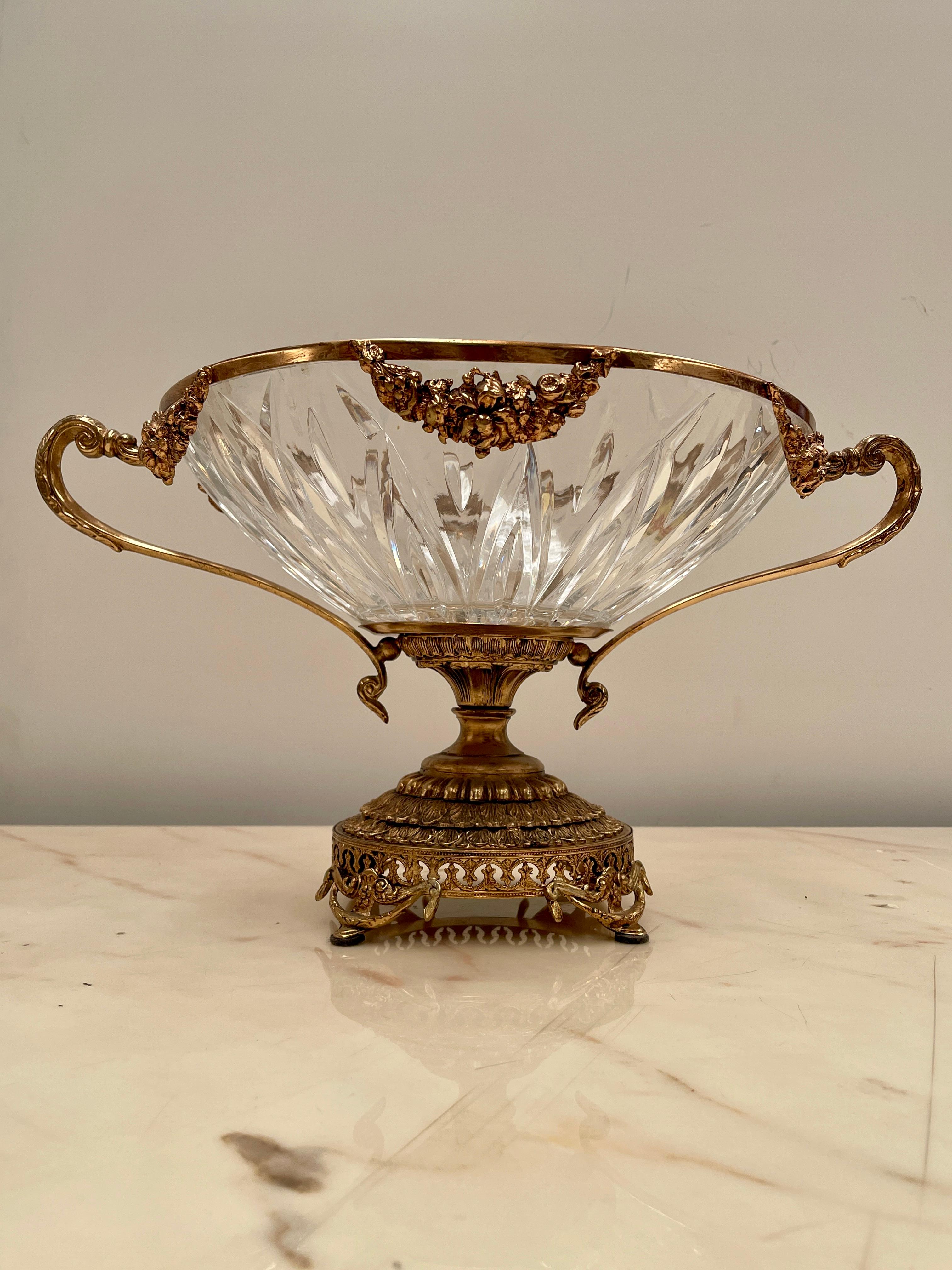 Centrotavola rinascimentale di versailles in bronzo e cristallo anni '70 (Italian) im Angebot