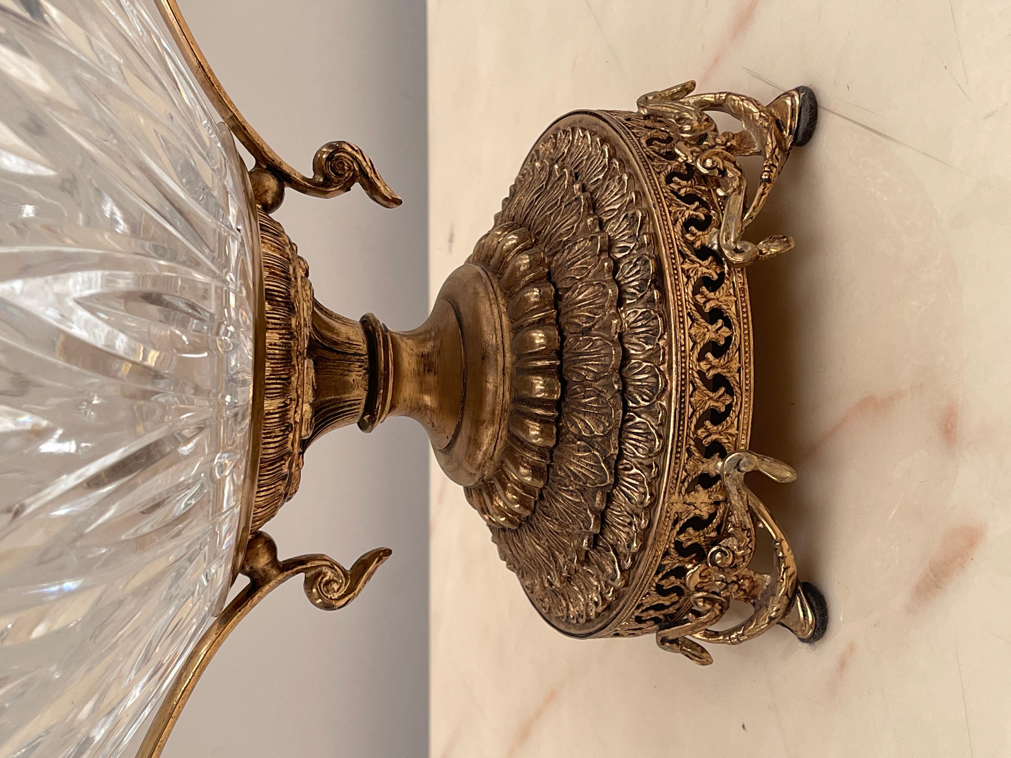 Centrotavola rinascimentale di versailles in bronzo e cristallo anni '70 (Sonstiges) im Angebot