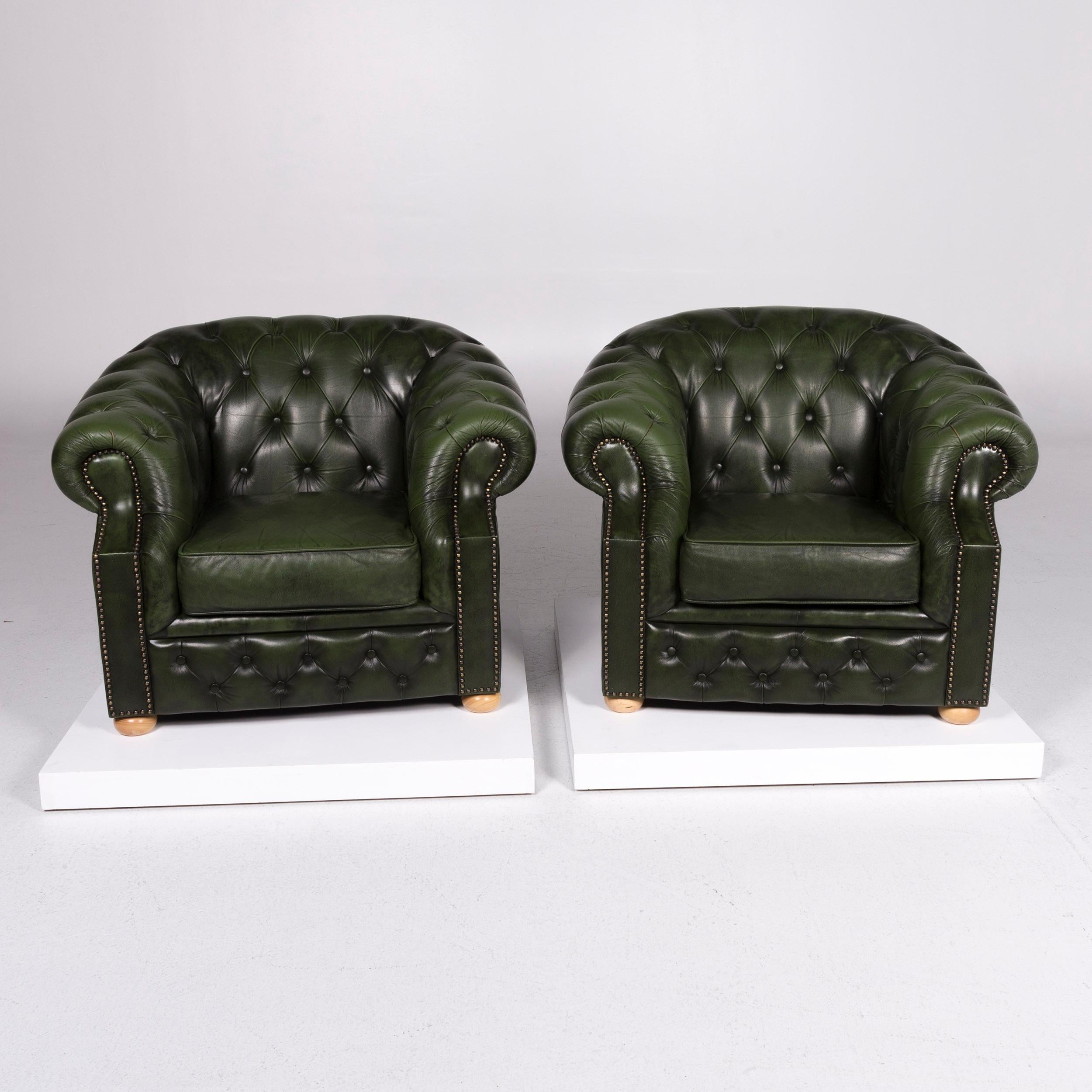 We bring to you a Centurion leather armchair set Chesterfield green.

 Product measurements in centimeters:
 
Measures: Depth 98
Width 105
Height 81
Seat-height 44
Rest-height 68
Seat-depth 57
Seat-width 49
Back-height 42.
  