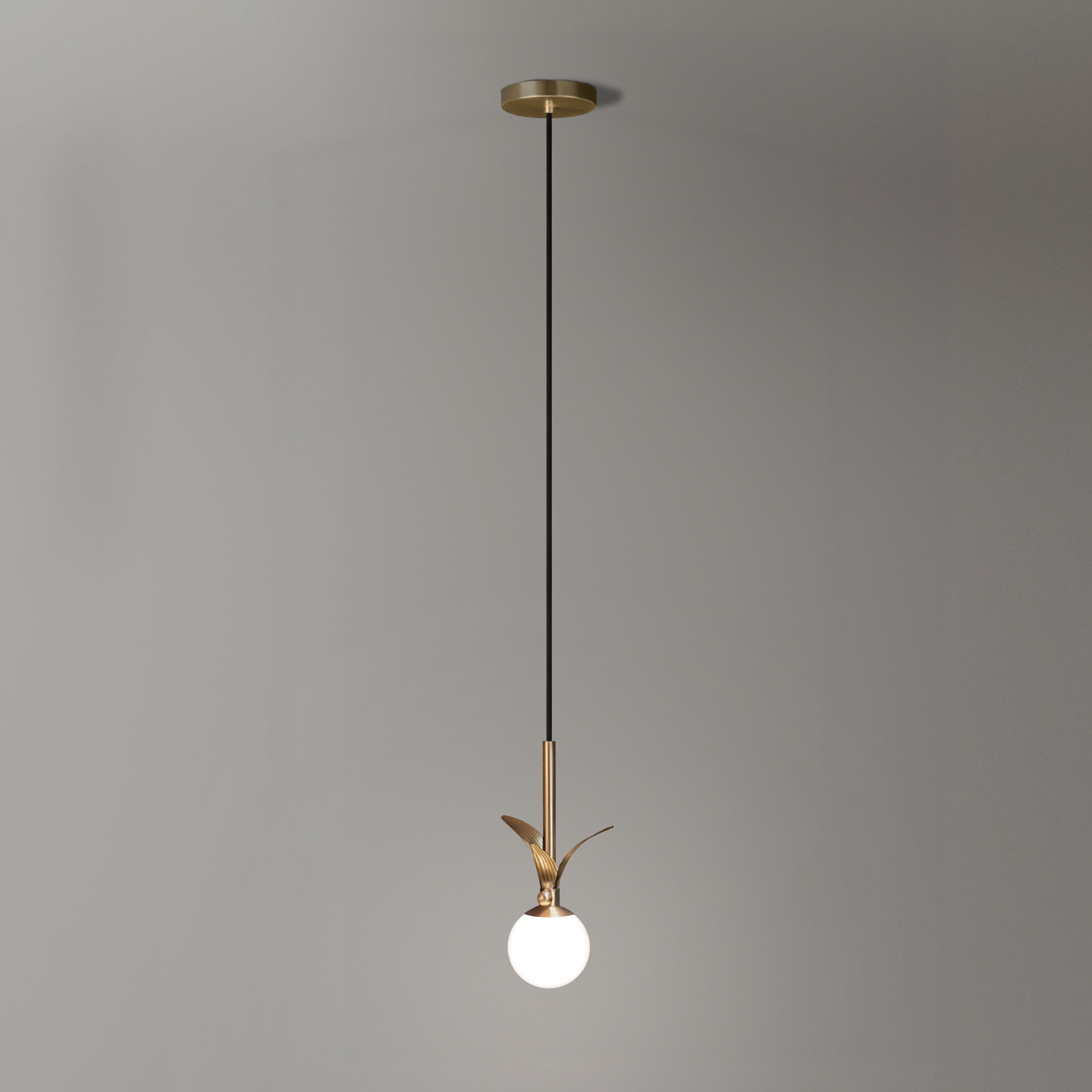 Lampada a sospensione Century Berlin in vetro opalino opaco realizzata in Portogallo da Creativemary in vendita 3