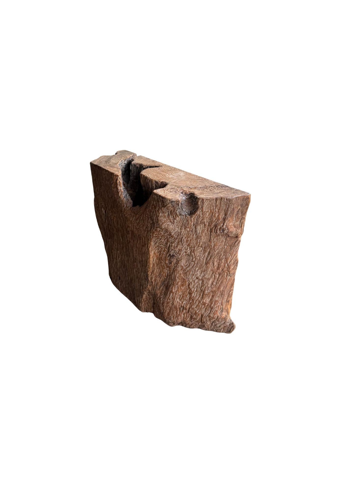 Jahrhundert-vergrabener Teakholz-Sockel aus dem Regenwald von Sumatra, modern organisch im Angebot 2