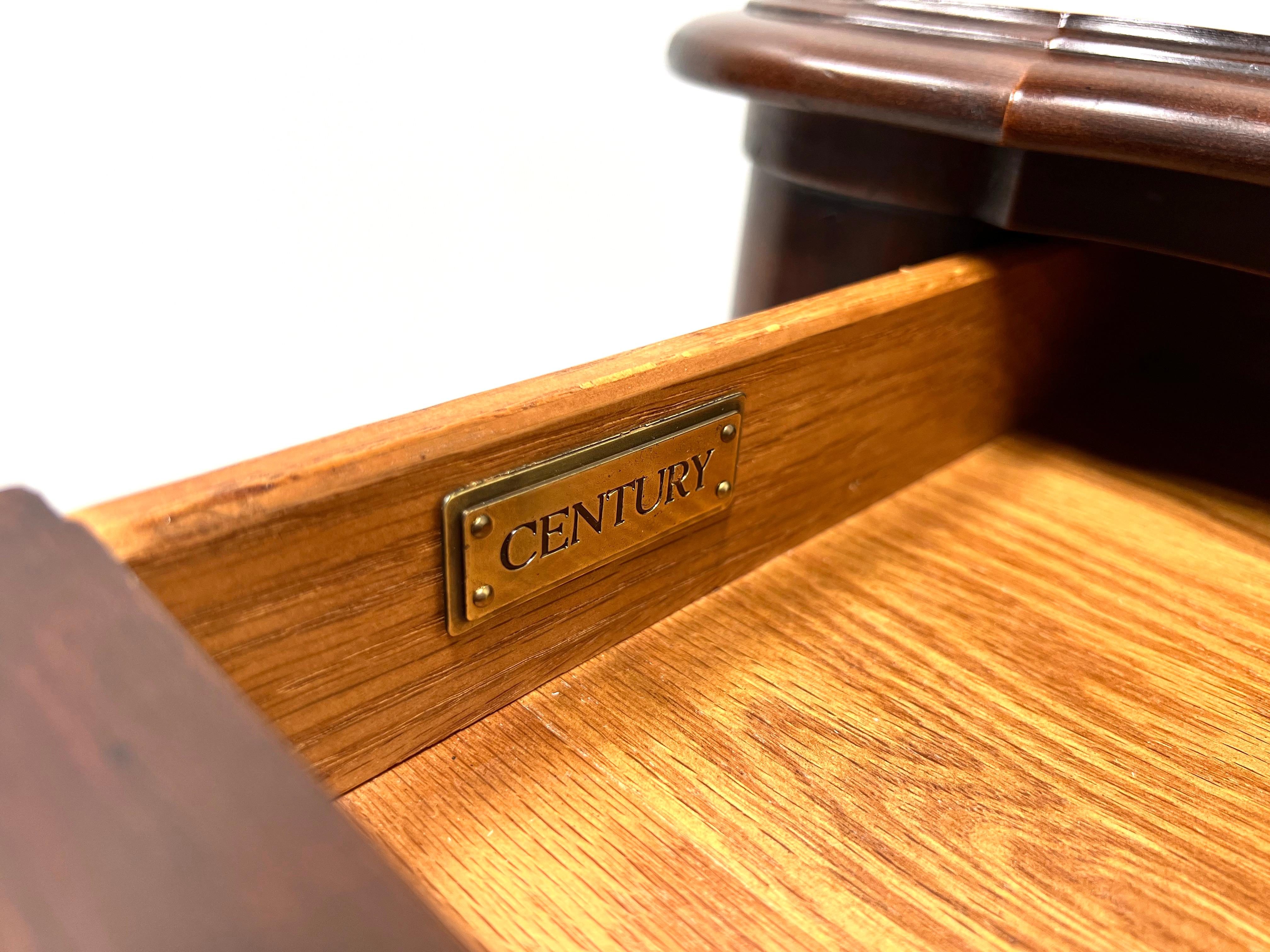 Table console serpentine italienne de la collection Cardella en cerisier du XXe siècle en vente 4