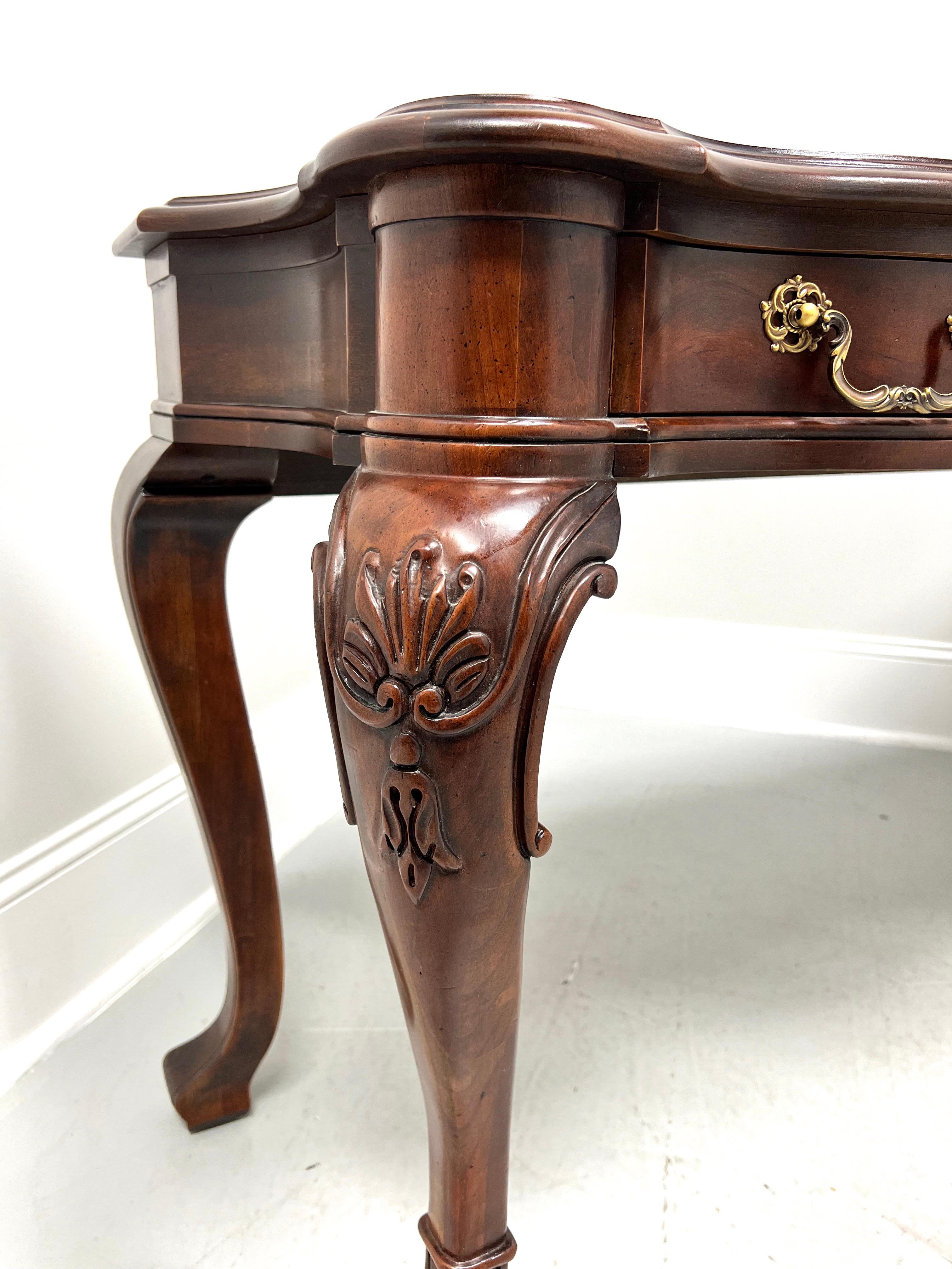 Laiton Table console serpentine italienne de la collection Cardella en cerisier du XXe siècle en vente