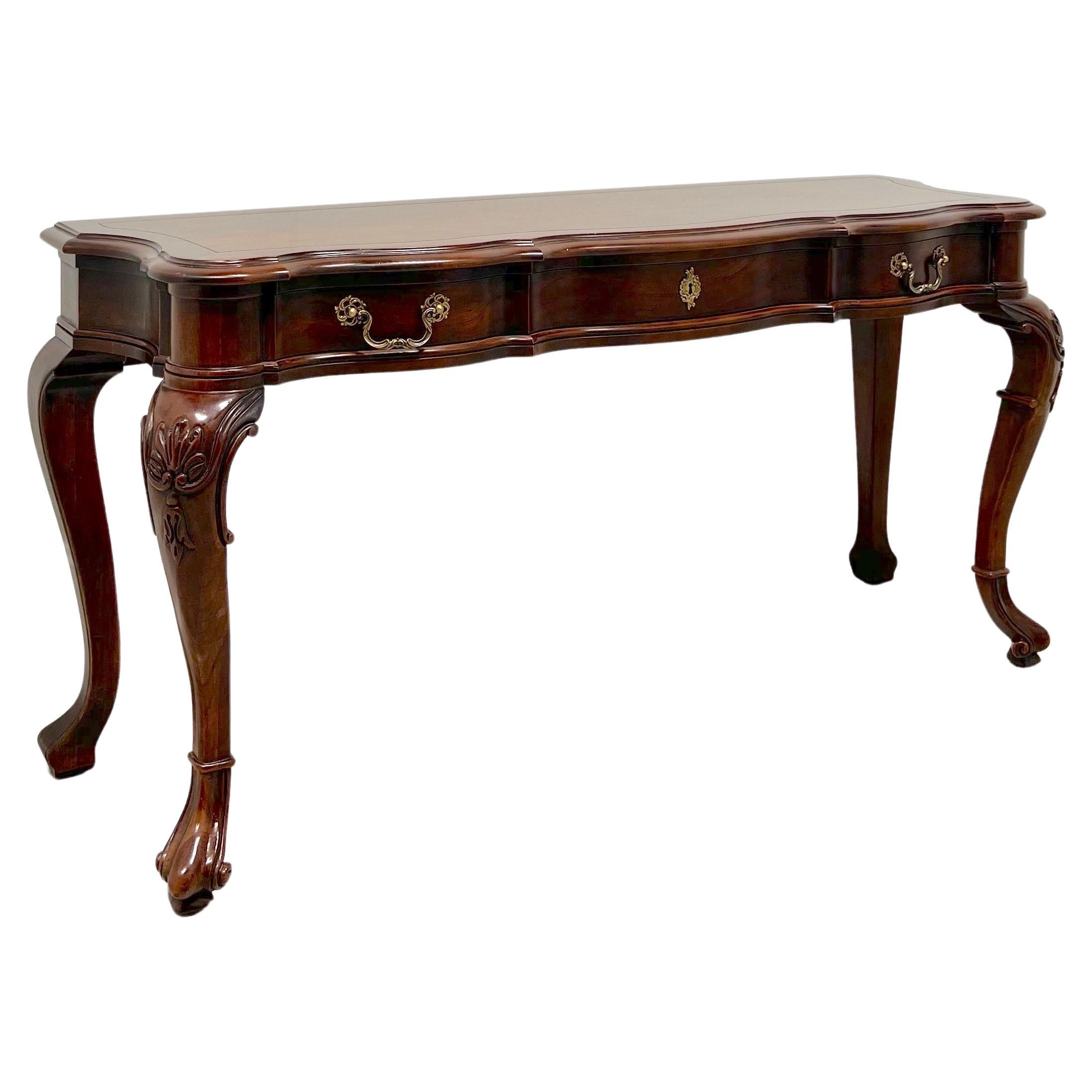 Table console serpentine italienne de la collection Cardella en cerisier du XXe siècle