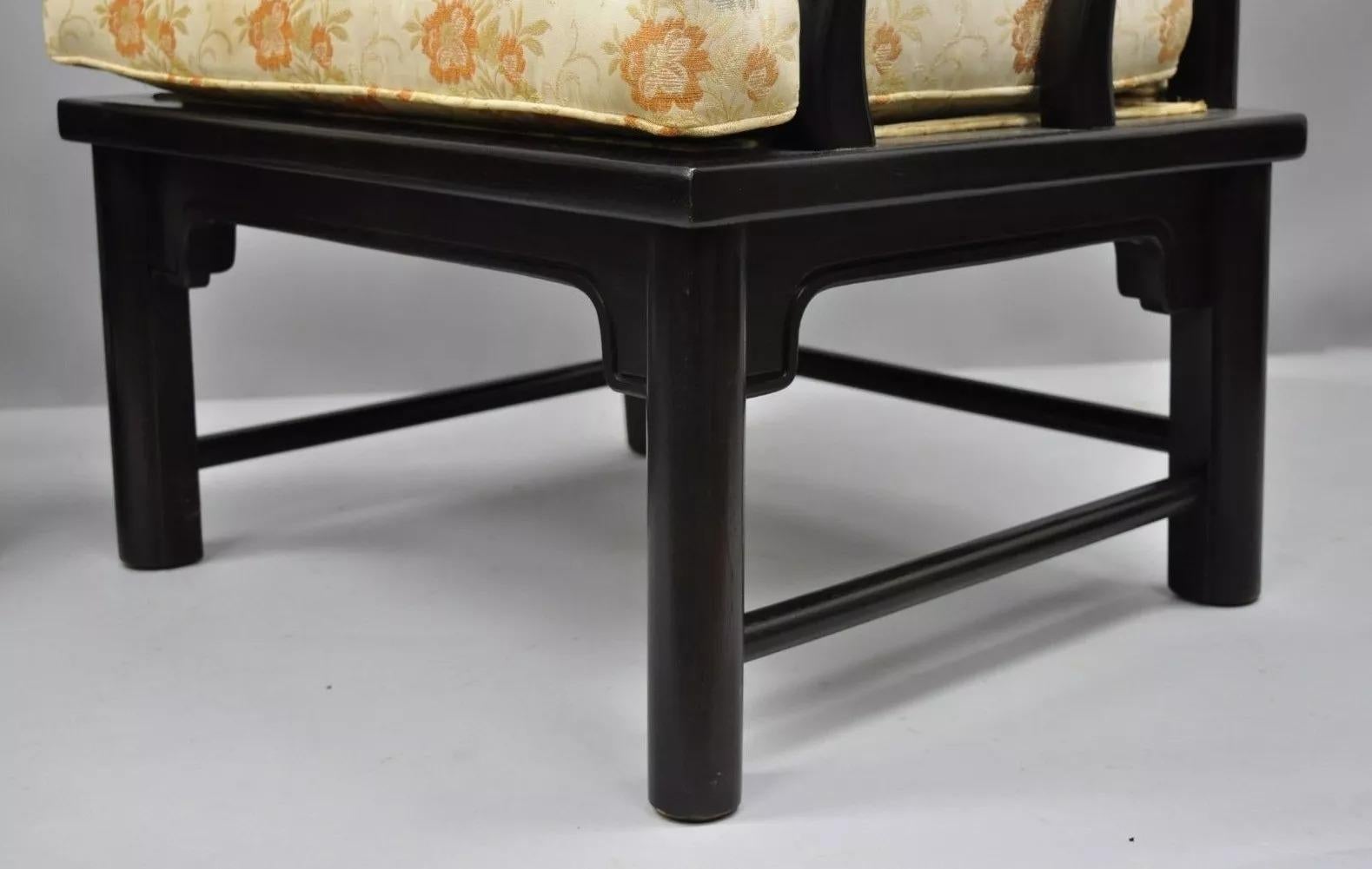 Paire de chaises longues Ming de style James Mont en fer à cheval (B) Bon état - En vente à Philadelphia, PA
