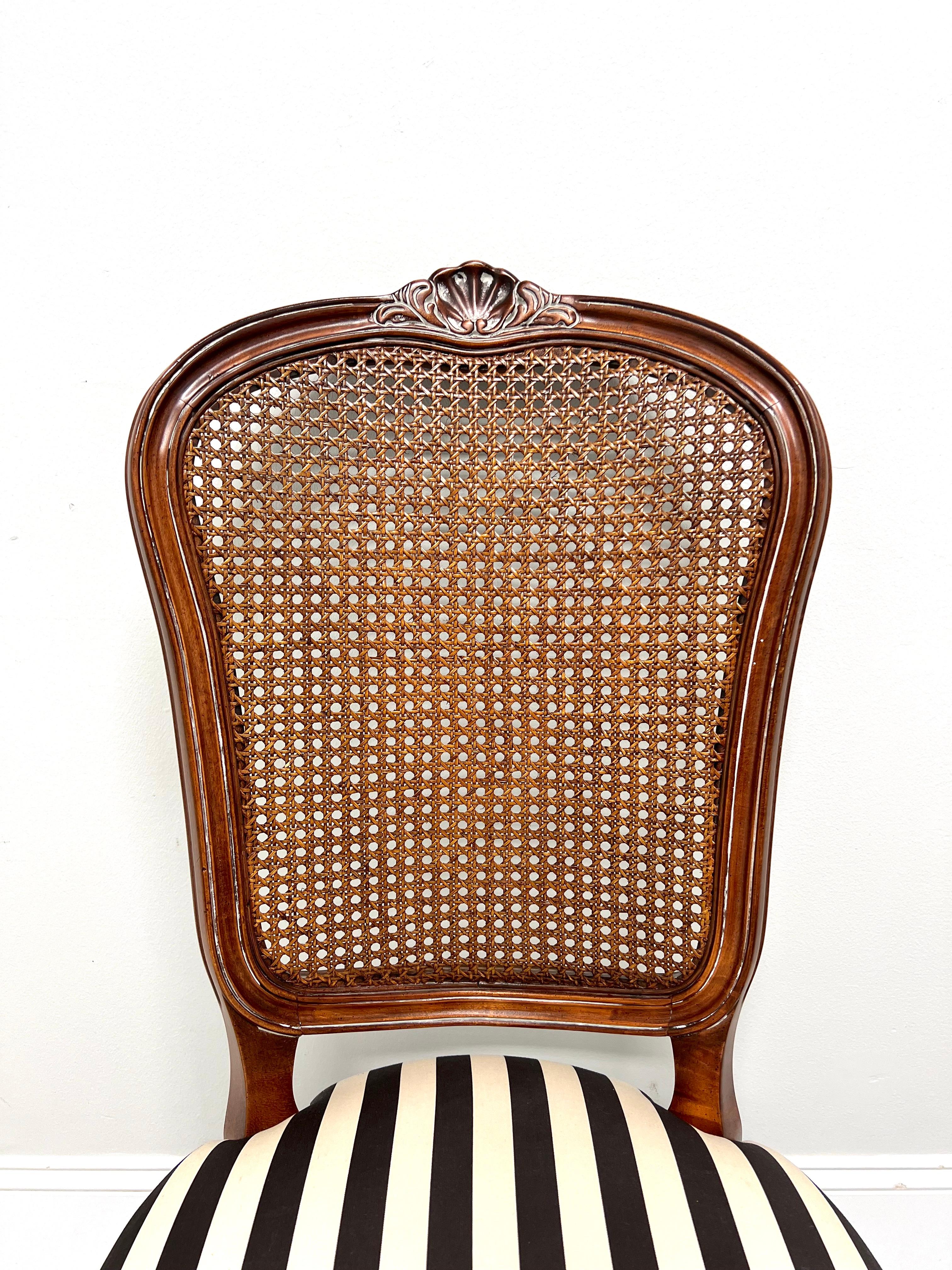 CENTURY Chardeau Kollektion Kirschbaumholz Rohr Französische Esszimmerstühle - Paar A (20. Jahrhundert) im Angebot