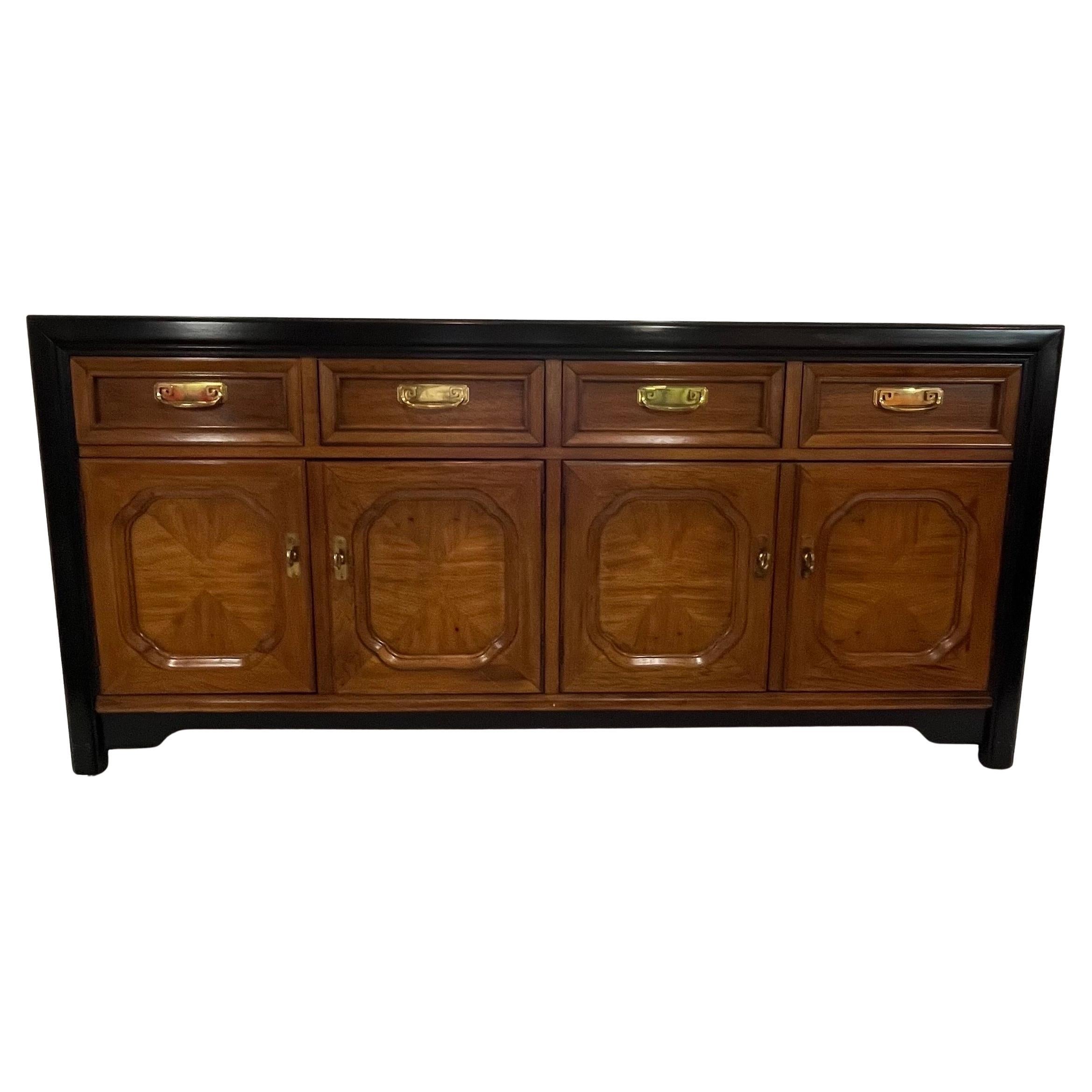 Buffet Chin Hua de Raymond Sobota, vers 1980