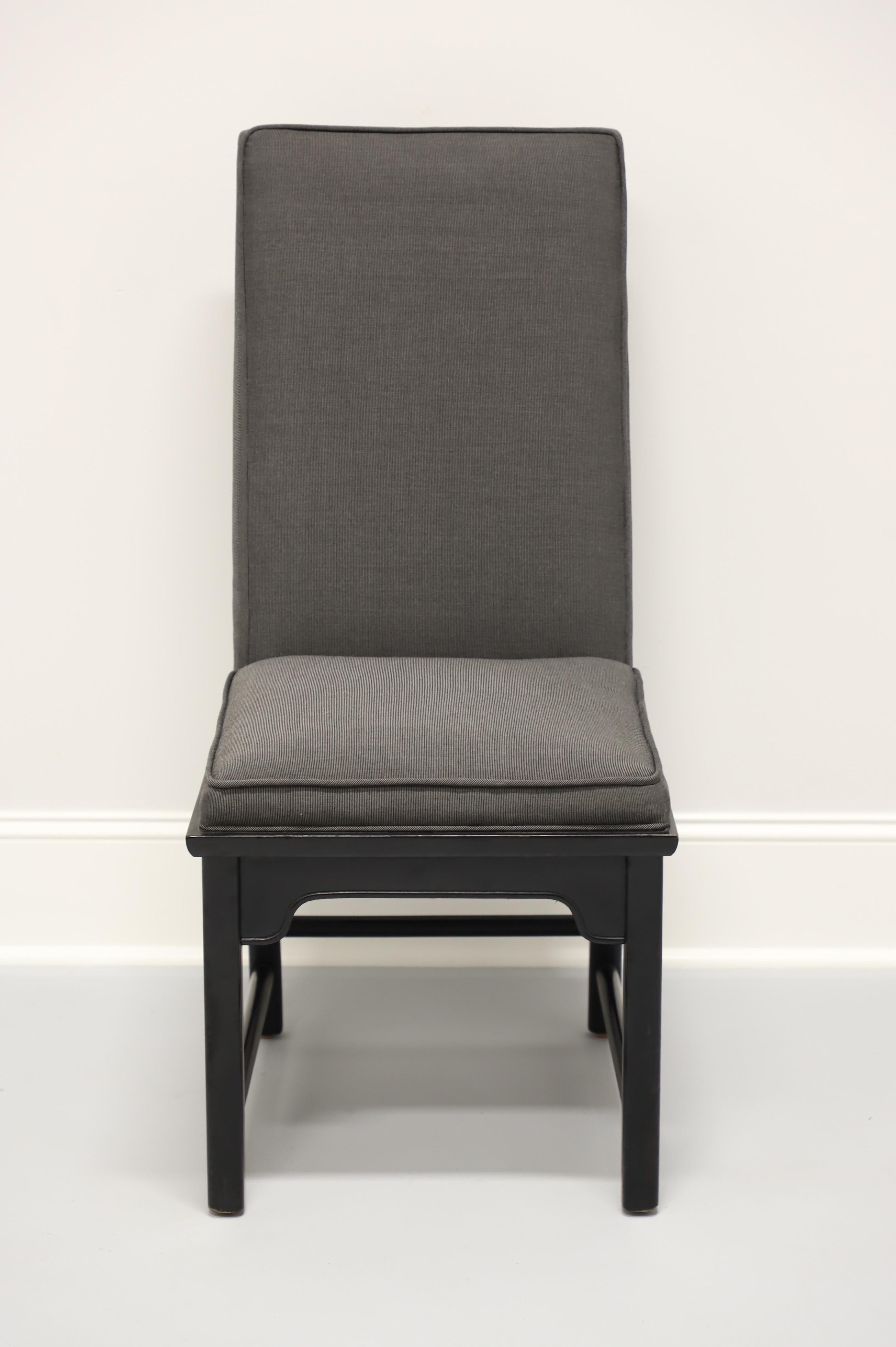 Chaise d'appoint de style asiatique réalisée par un fabricant de meubles de haute qualité du siècle dernier. De la ligne 
