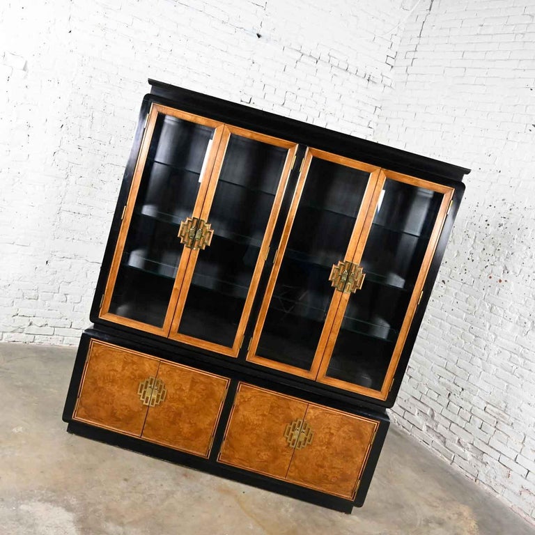 Century Chinoiserie Chin Hua Dbl Display China Cabinet Bookcase Raymond Sobota  In Good Condition For Sale In Topeka, KS