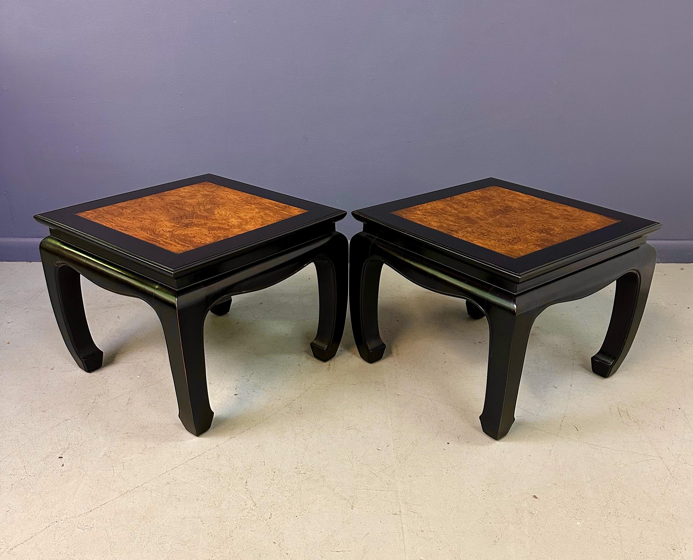 Pareja de Mesas Pagoda Ebonizadas del Siglo XIX con Tapa de Maderas Colección Chin Hua en venta 1