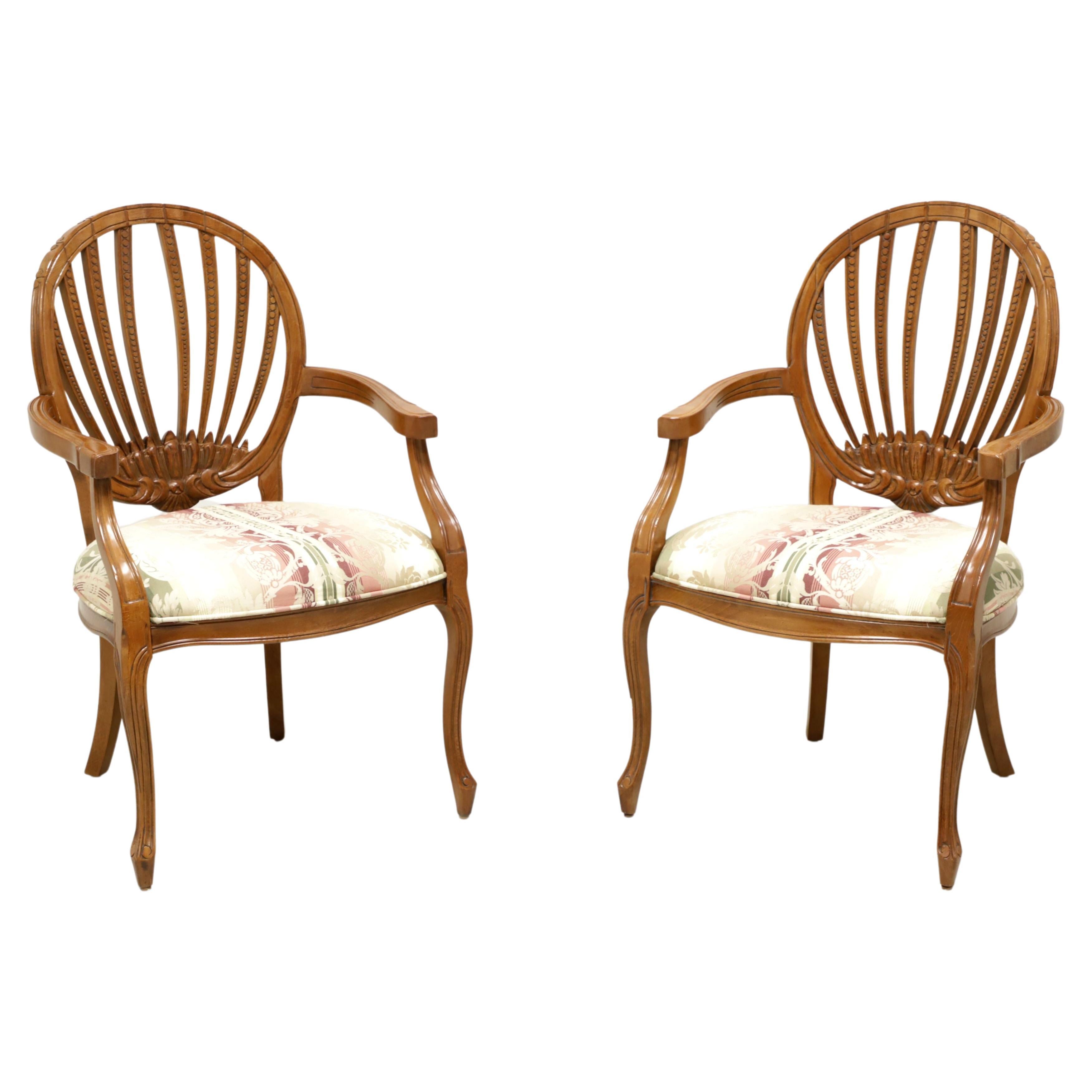 Paire de fauteuils de salle à manger de style campagnard français à dossier ovale du XXe siècle en vente