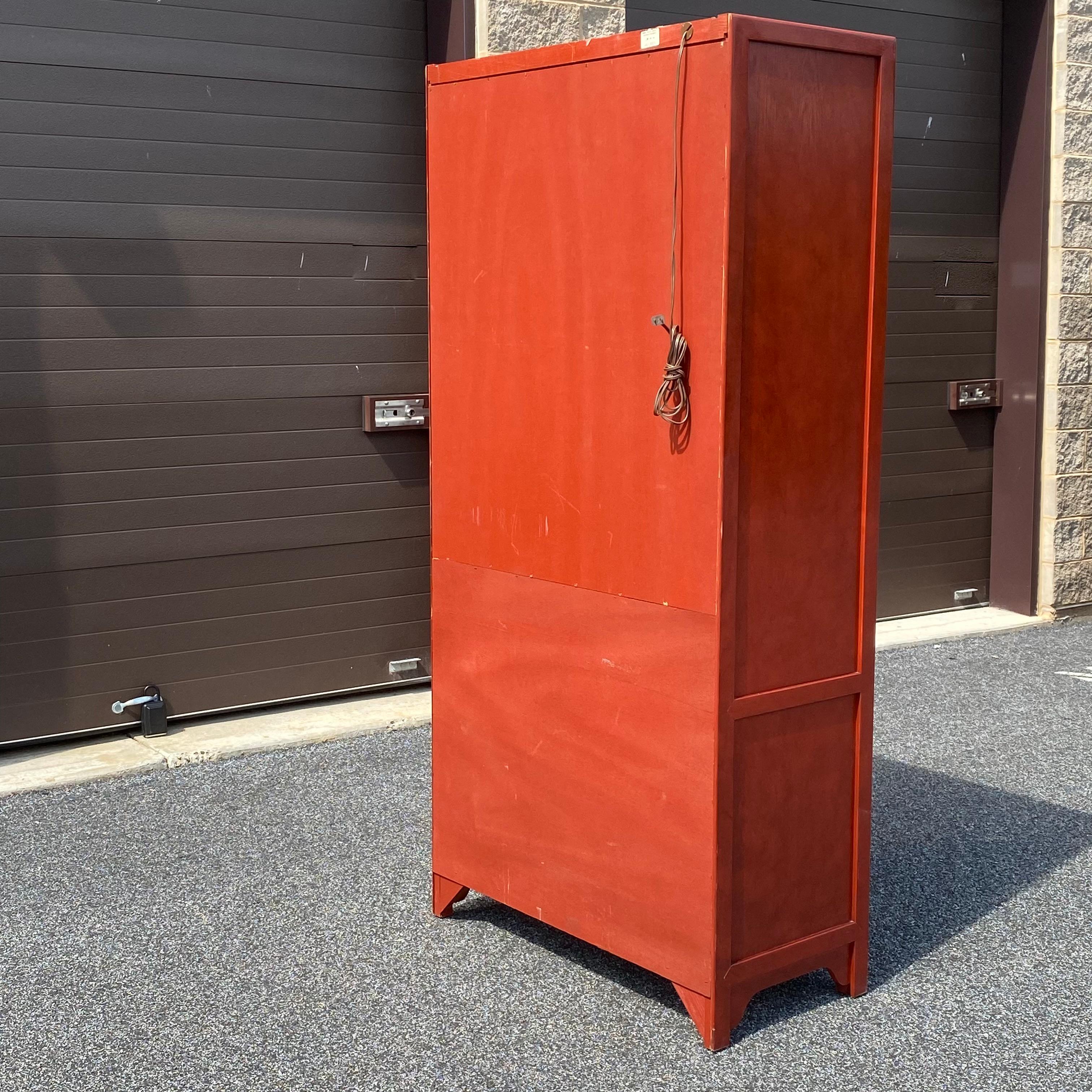 Century Furniture Mueble Bar Seco Alto Estilo Asian Ming Lacado Rojo Iluminado en venta 6