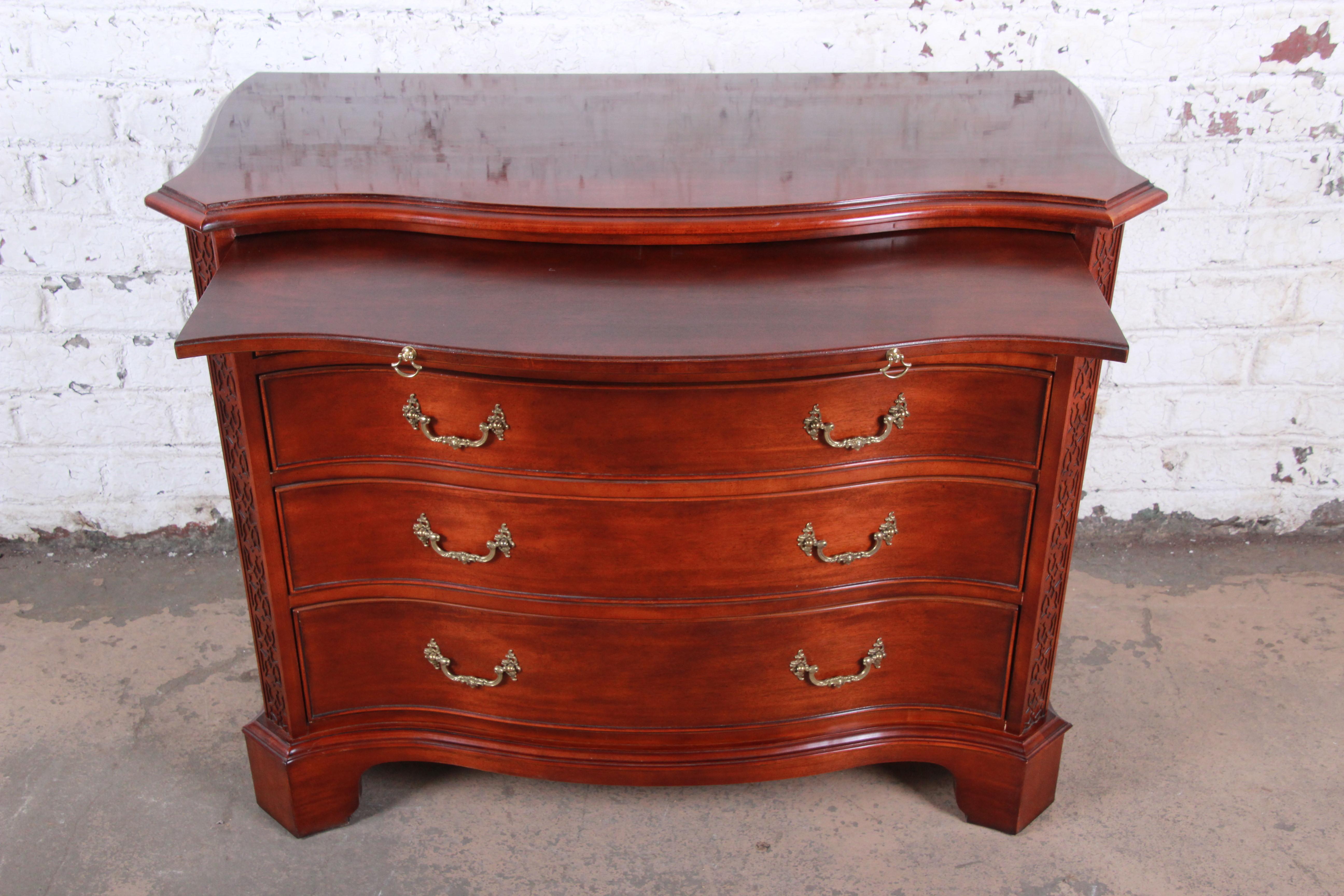Century Furniture Chippendale Mahogany Bow Front Chest of Drawers or Commode 1