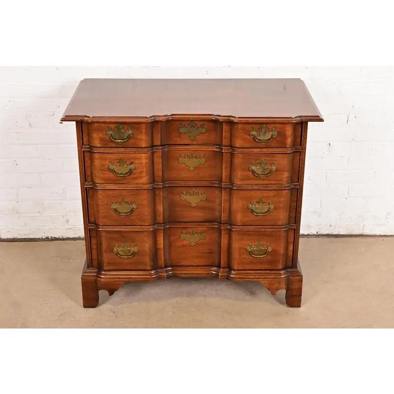 American Century Furniture Chippendale Solid Mahogany Block Front Chest of Drawers For Sale