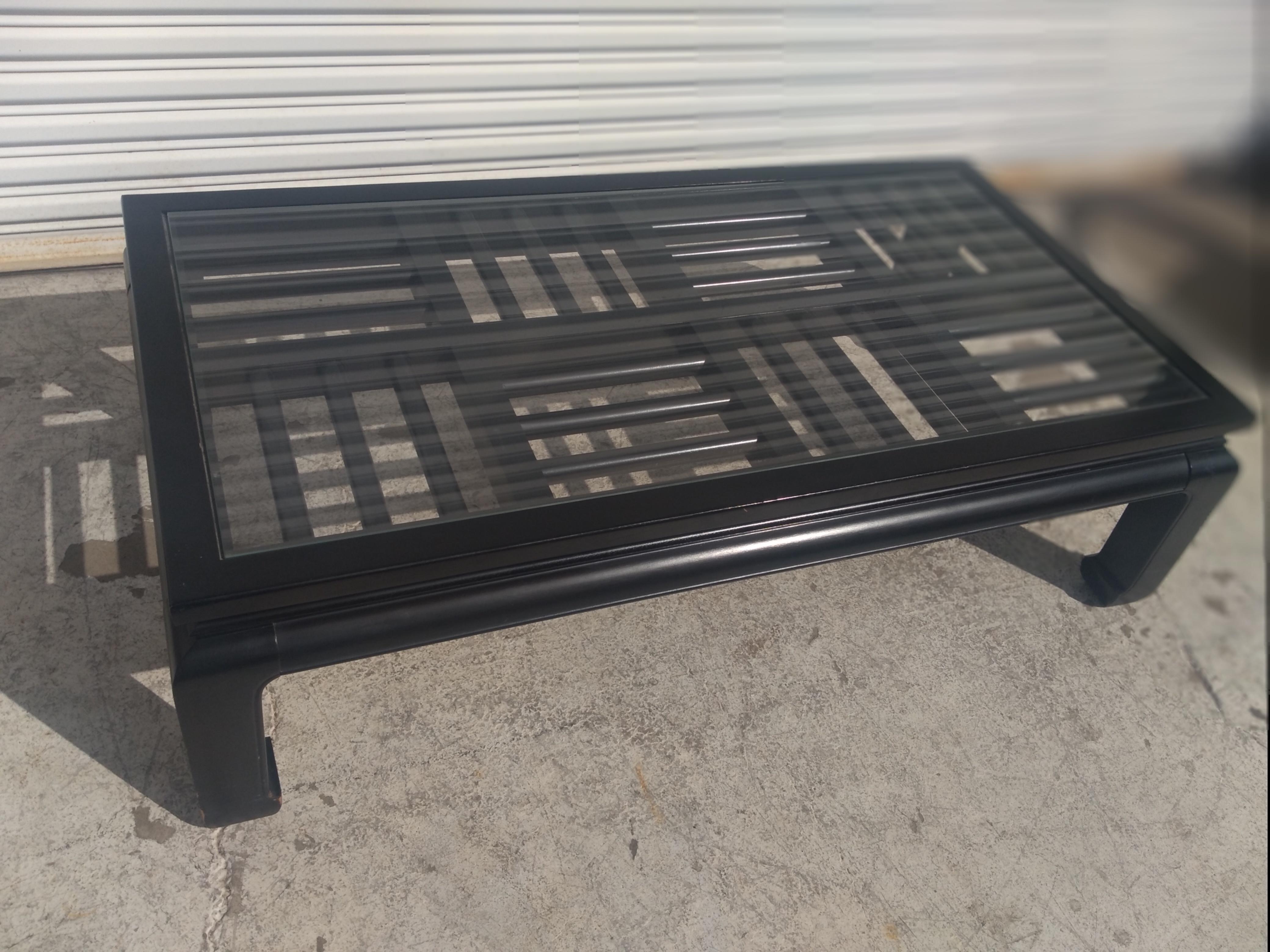 Century Furniture Ebonized Ming Style Fretwork Coffee Table In Good Condition For Sale In Pasadena, TX