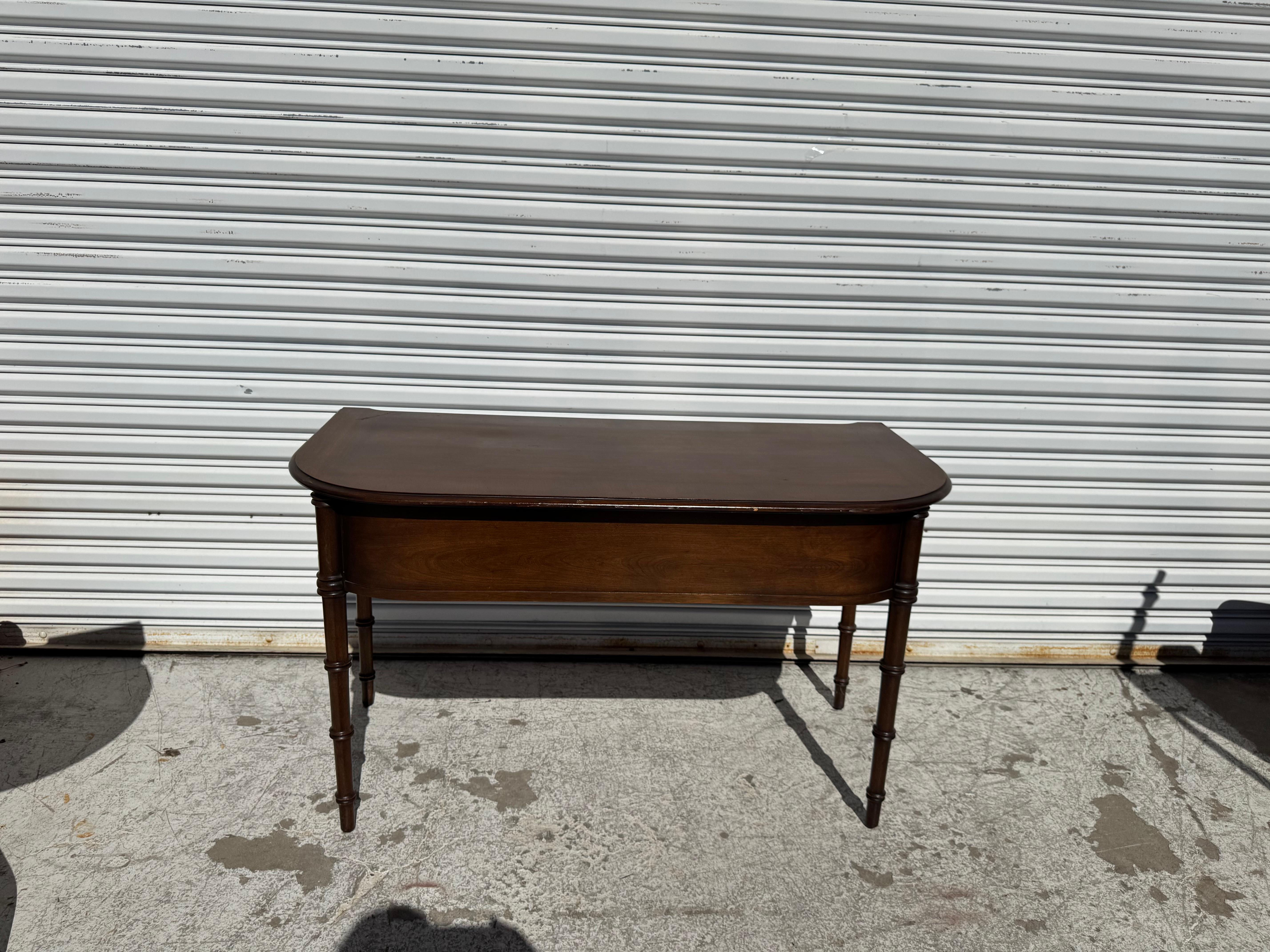 XX secolo Century Furniture Scrivania in finto bambù Demilune in noce in vendita