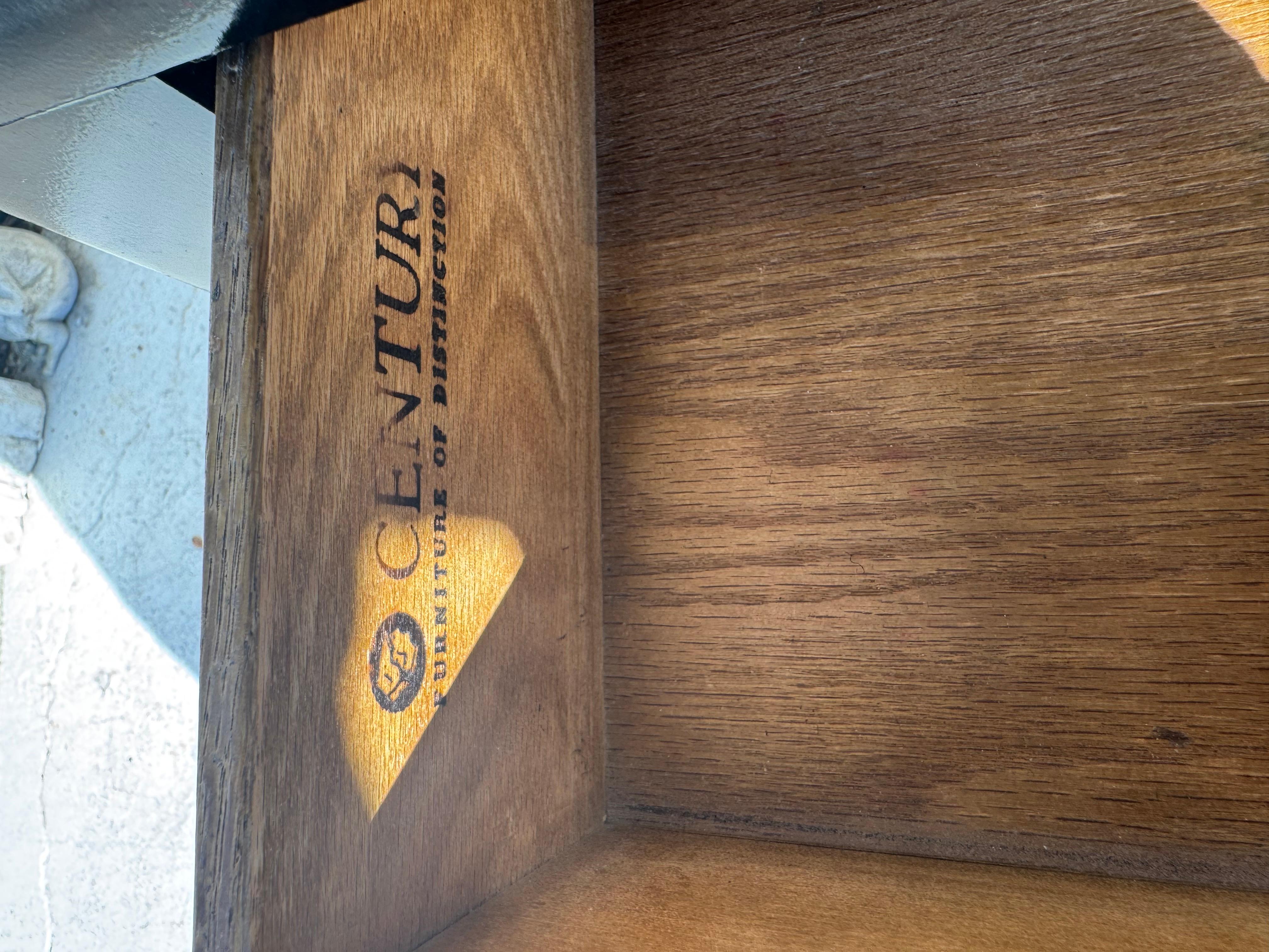 Century Furniture Servidor Chin Hua abatible con ruedas en venta 2