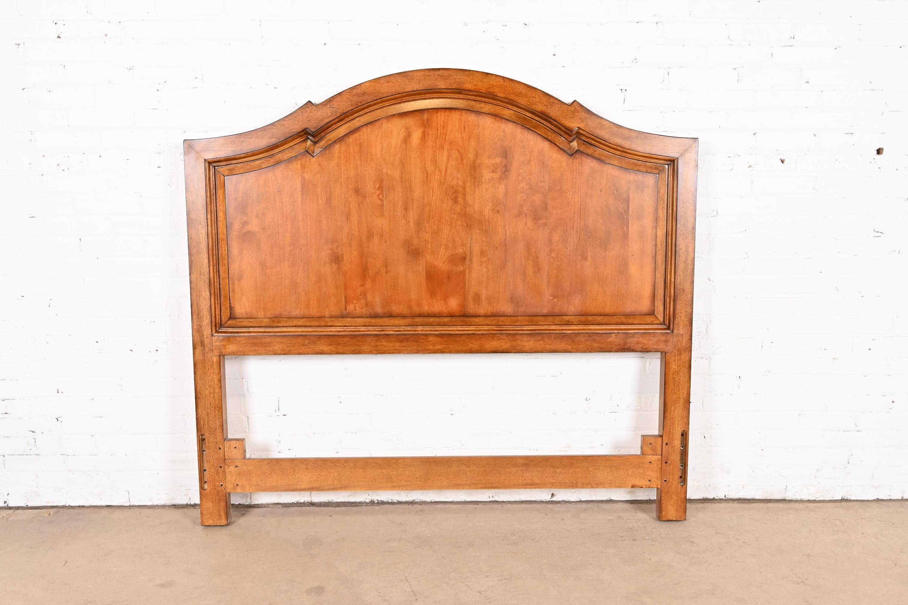 A beautiful French Provincial style sculpted cherry wood queen size headboard

By Century Furniture

USA, Late 20th Century

Measures: 64.5