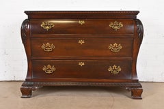Commode ou buffet Bombay en acajou sculpté de style géorgien Century Furniture