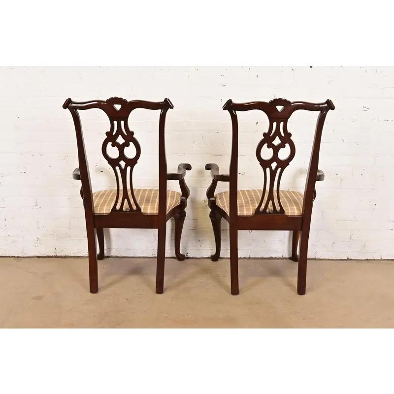 Century Furniture Georgian Carved Mahogany Dining Chairs, Set of Six im Angebot 3