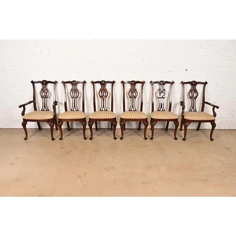 Century Furniture Georgian Carved Mahogany Dining Chairs, Set of Six (Queen Anne) im Angebot