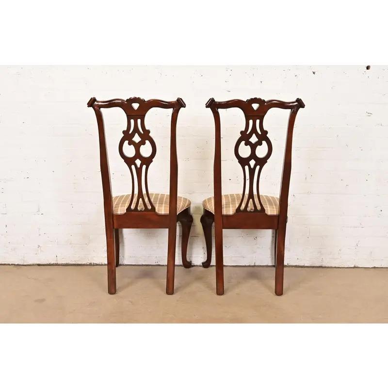 Century Furniture Georgianische geschnitzte Mahagoni Beistellstühle oder Esszimmerstühle, Paar im Angebot 4