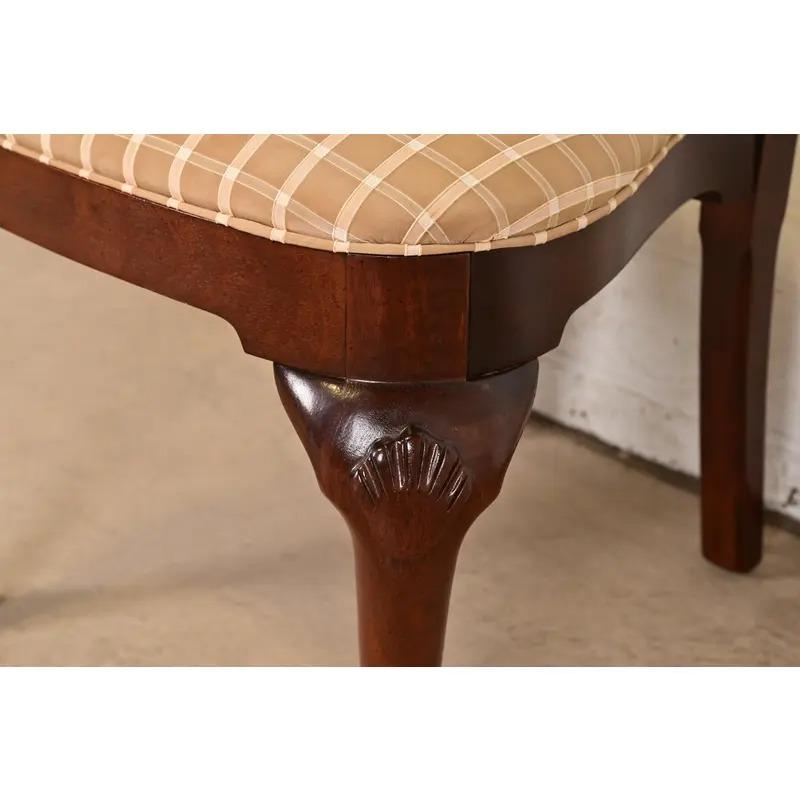 Century Furniture Georgianische geschnitzte Mahagoni Beistellstühle oder Esszimmerstühle, Paar im Angebot 2