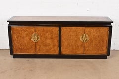 Century Furniture Hollywood Regency Chinoiserie Credenza in legno di radica