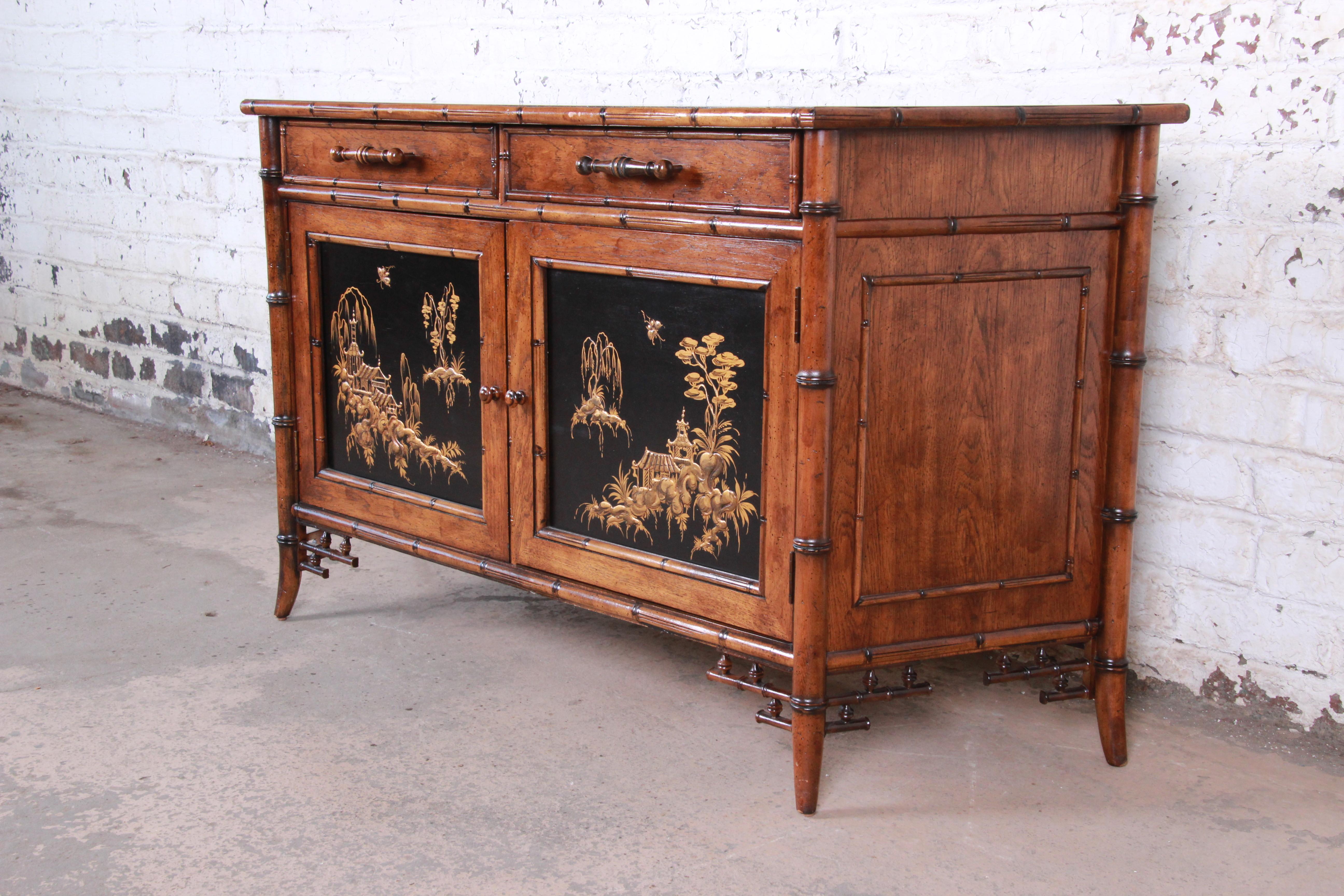 Century Furniture Hollywood Regency Chinoiserie Faux Bamboo Credenza, Italy In Good Condition In South Bend, IN