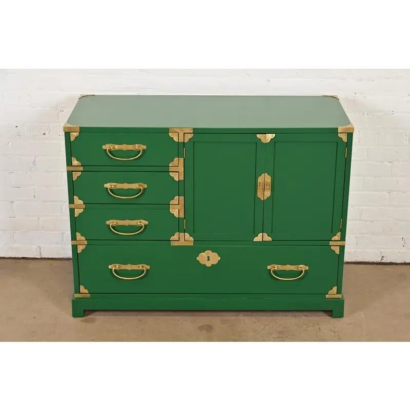 Americano Century Furniture Hollywood Regency Cassettiera laccata, appena rifinita in vendita