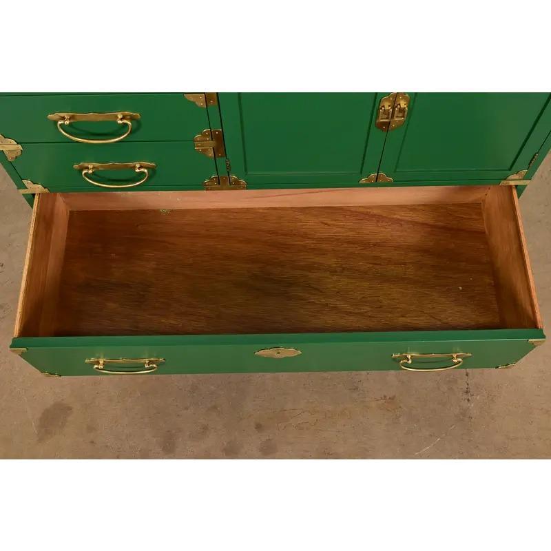 Century Furniture Hollywood Regency Cassettiera laccata, appena rifinita in vendita 2