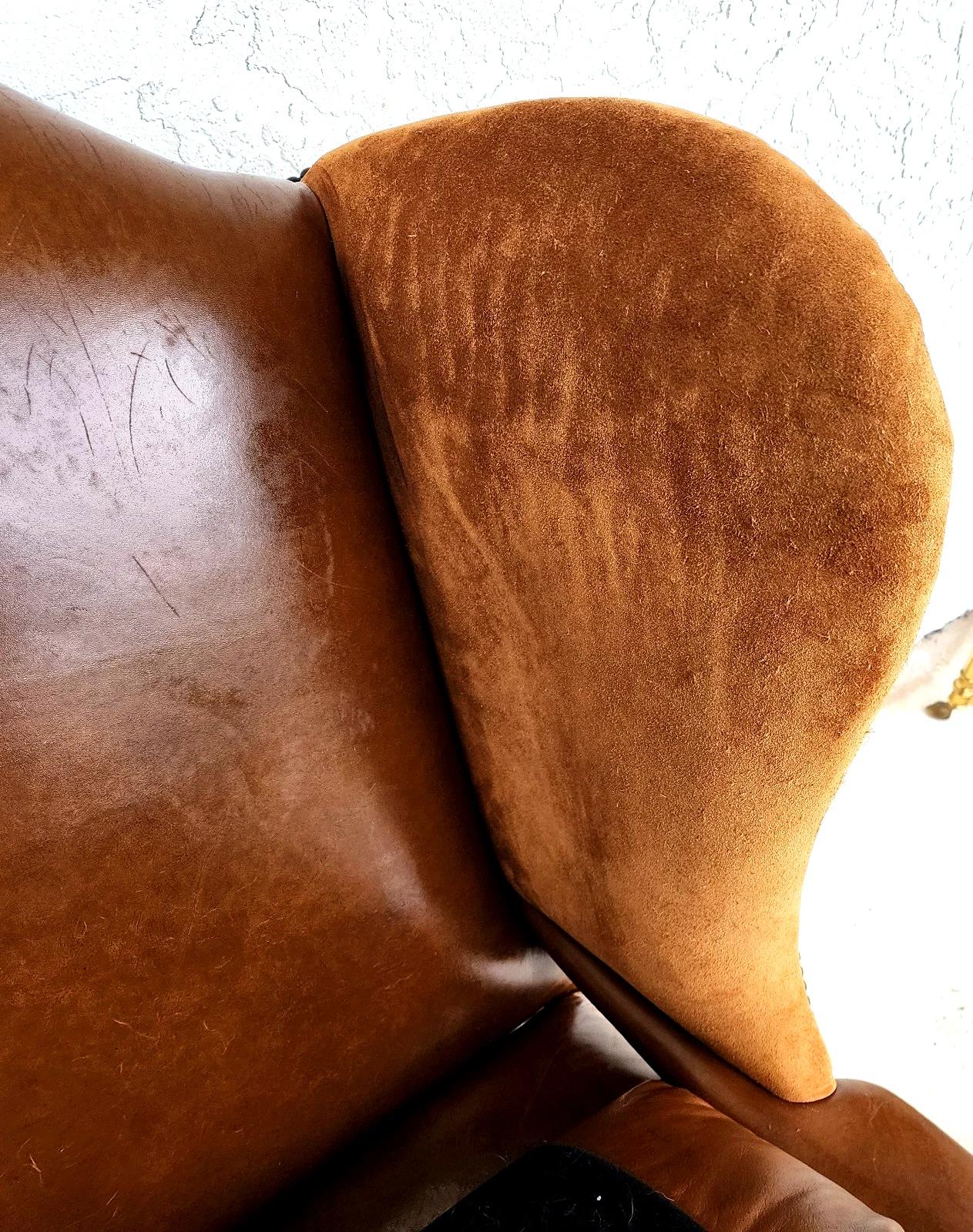 Century Furniture Fauteuil club en cuir à dossier large en vente 6