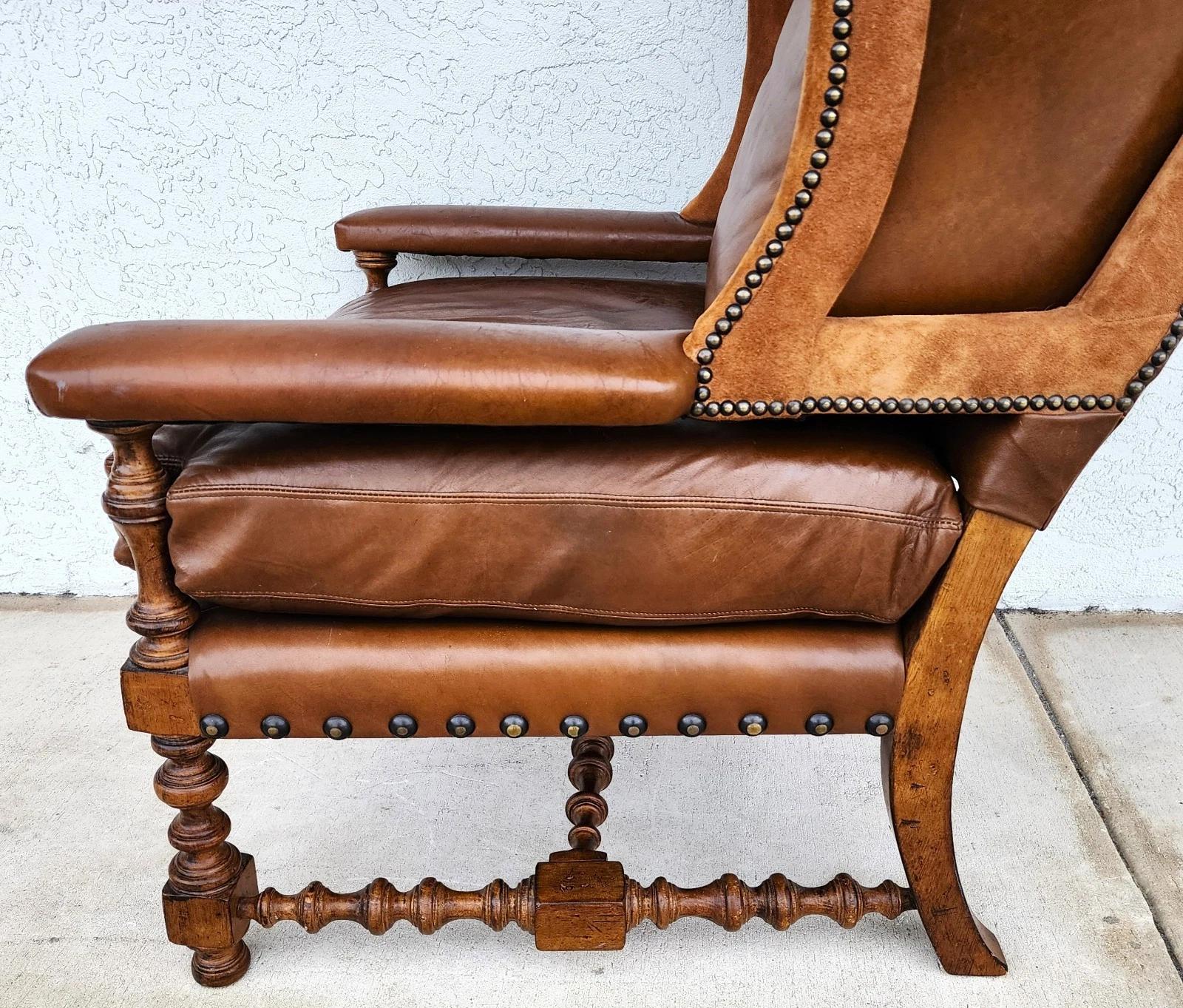 Century Furniture Fauteuil club en cuir à dossier large en vente 9