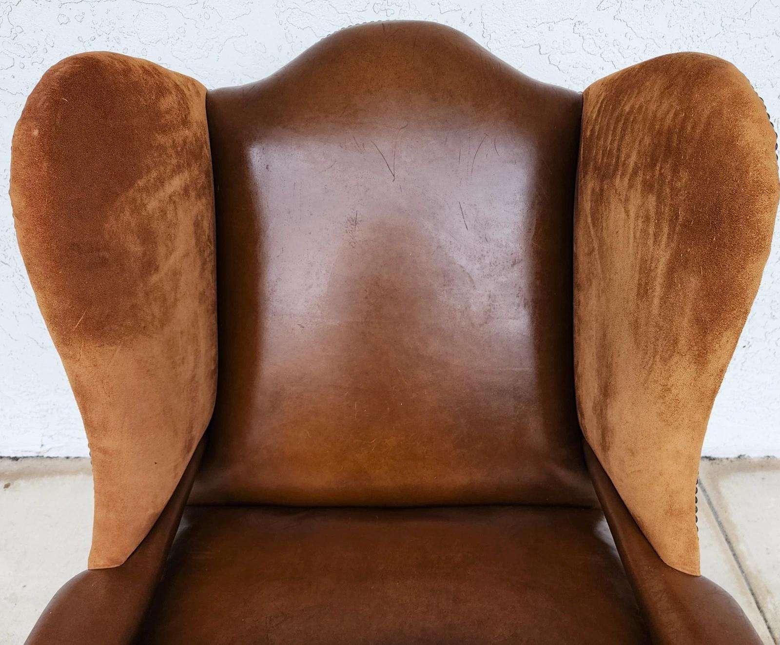 Century Furniture Fauteuil club en cuir à dossier large en vente 10